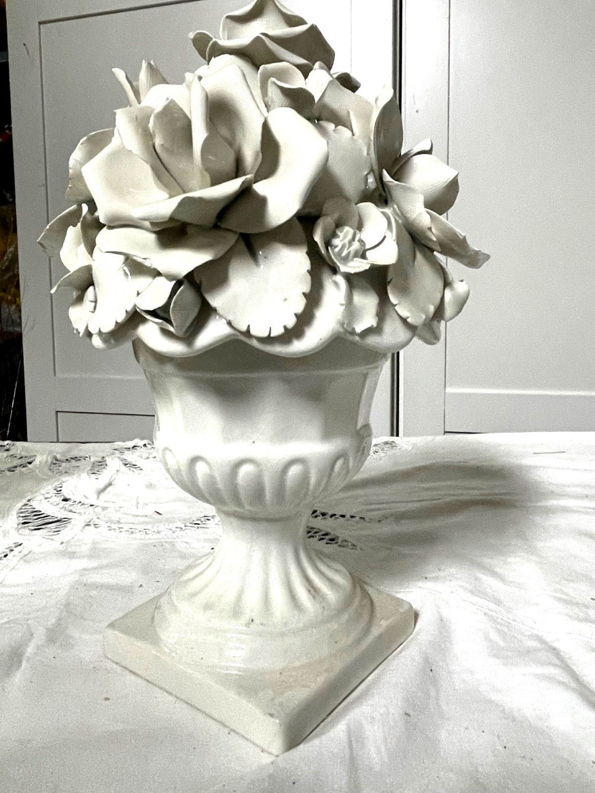 Stylish Italian Elegant White Ceramic porcelain Flower container urn With Detach
