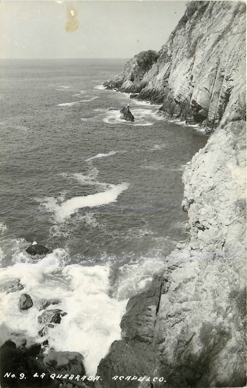 Vintage RPPC La Quebrada Acapulco Mexico Cliff Divers View Postcard 1940s