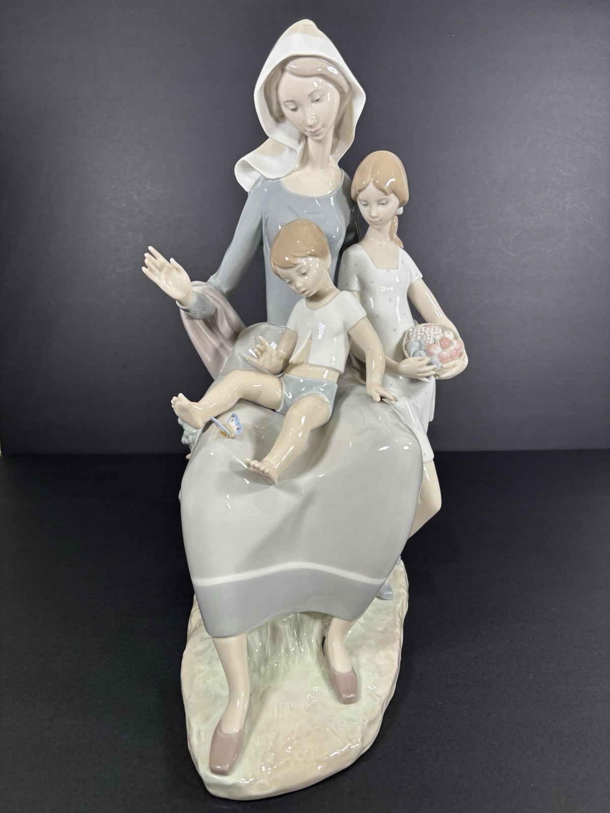 Lladro La Madre Mother with Children Son Daughter Large 15 In Tall 4864 Retired