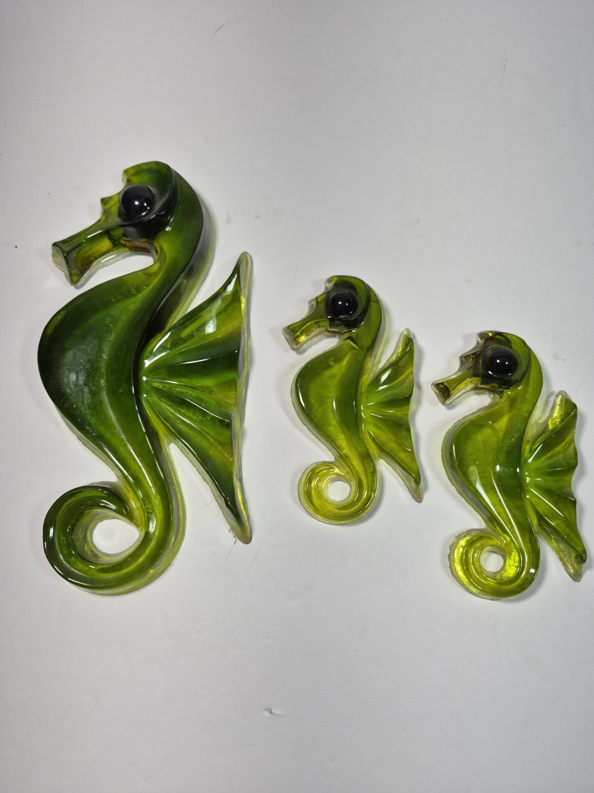 Vintage Lucite Sea Horse Wall Plaques Hanging MCM Green Lot Of 3 1960s Bath
