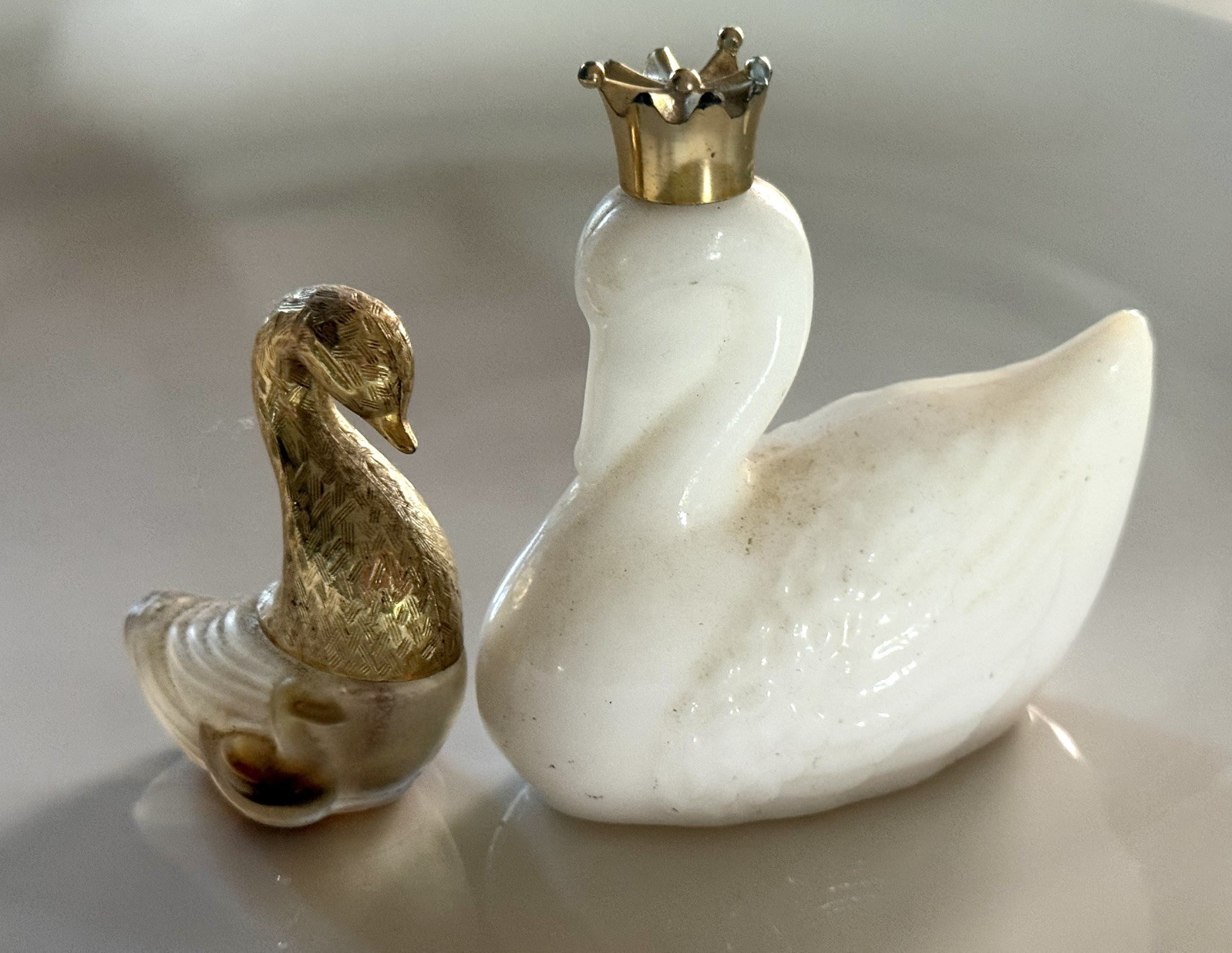 2 Vintage Avon Swans Perfume Collectable...