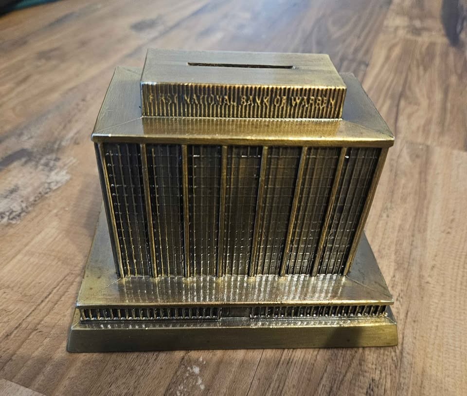 Vintage Banthrico First National Bank of Warren MI Metal Coin Bank with Key Vintage Banthrico First National Bank of Warren MI Metal Coin Bank with Key