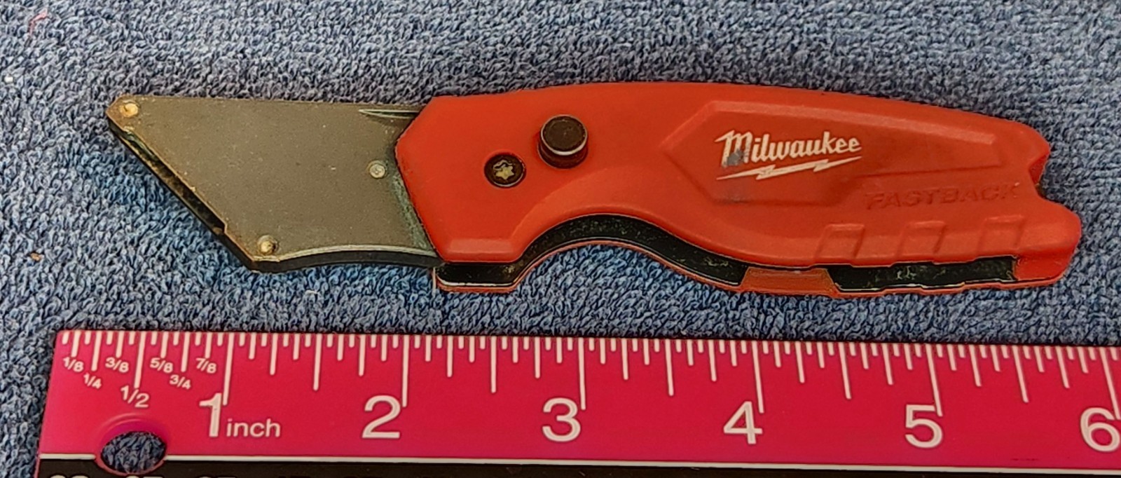 Red MILWAUKEE Fastback Folding Utility Knife; Model 48-22-1500