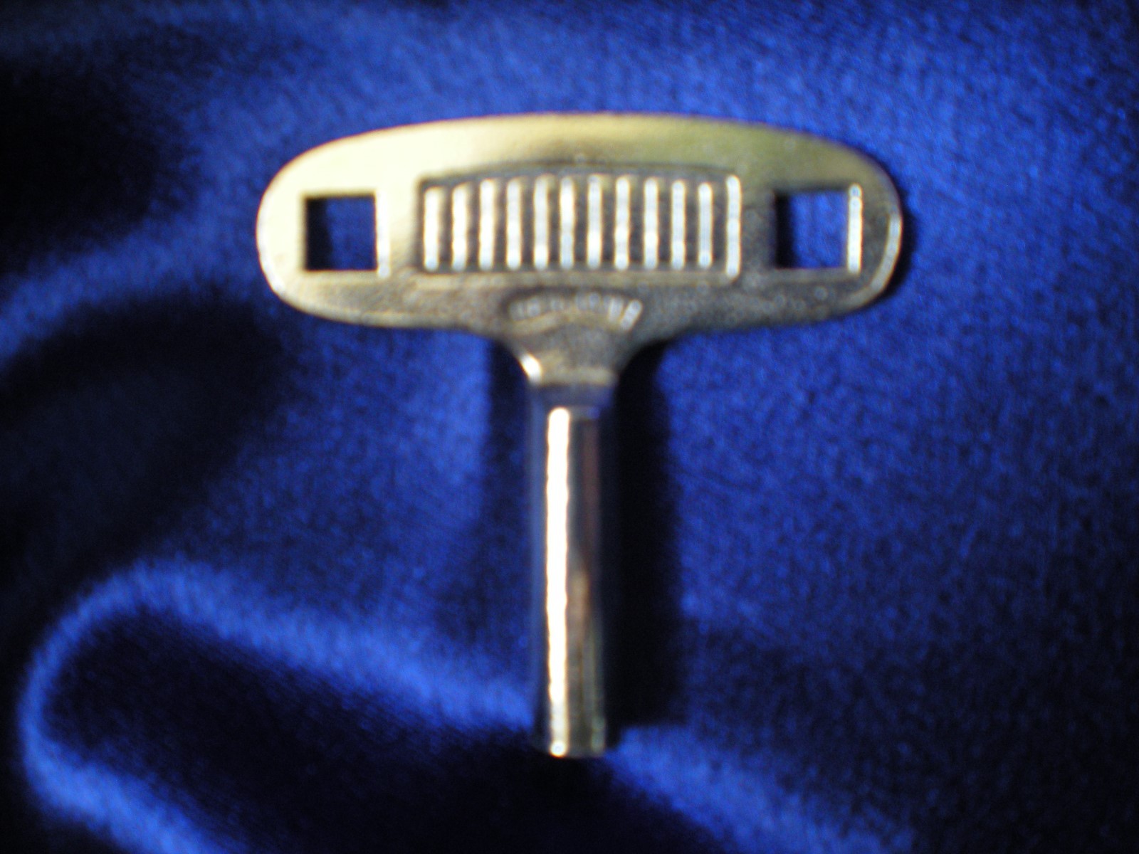 Original Key For Schatz 53 & JUM/7 400 Day / Anniversary Clocks