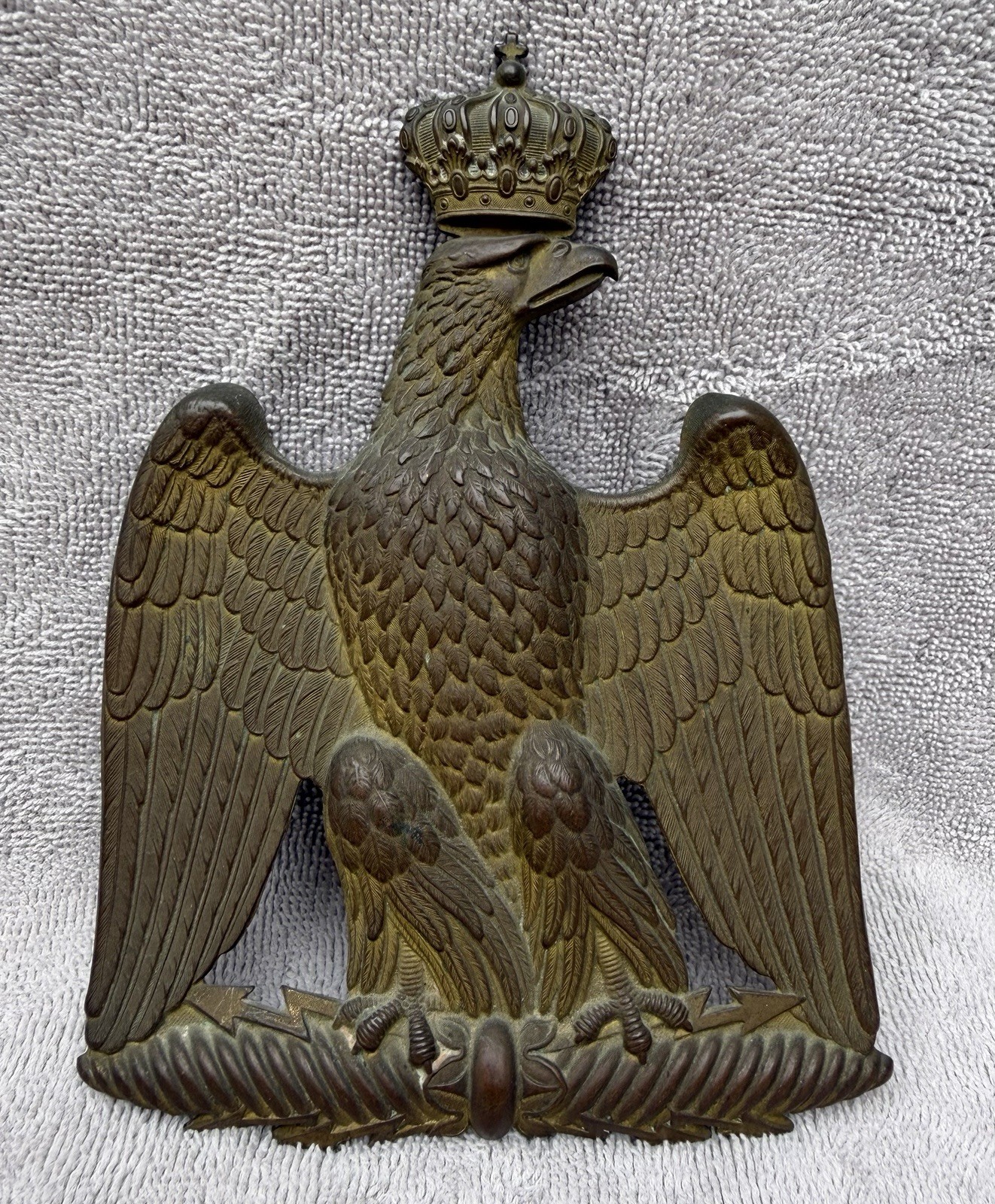 NAPOLEONIC SHAKO EAGLE PLATE FRENCH SECOND EMPIRE 1852 - 1870 CAVALRY EAGLE