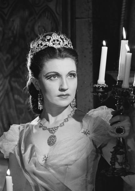 Scottish actress Eileen Herlie playing The Queen English version o- Old Photo