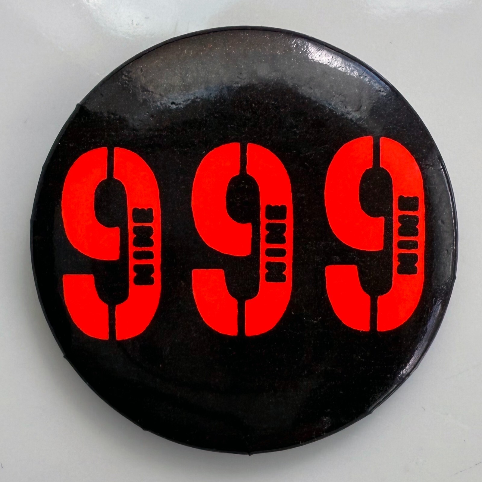 1980s Vintage 999 pin UK post punk band button logo badge 1.25\