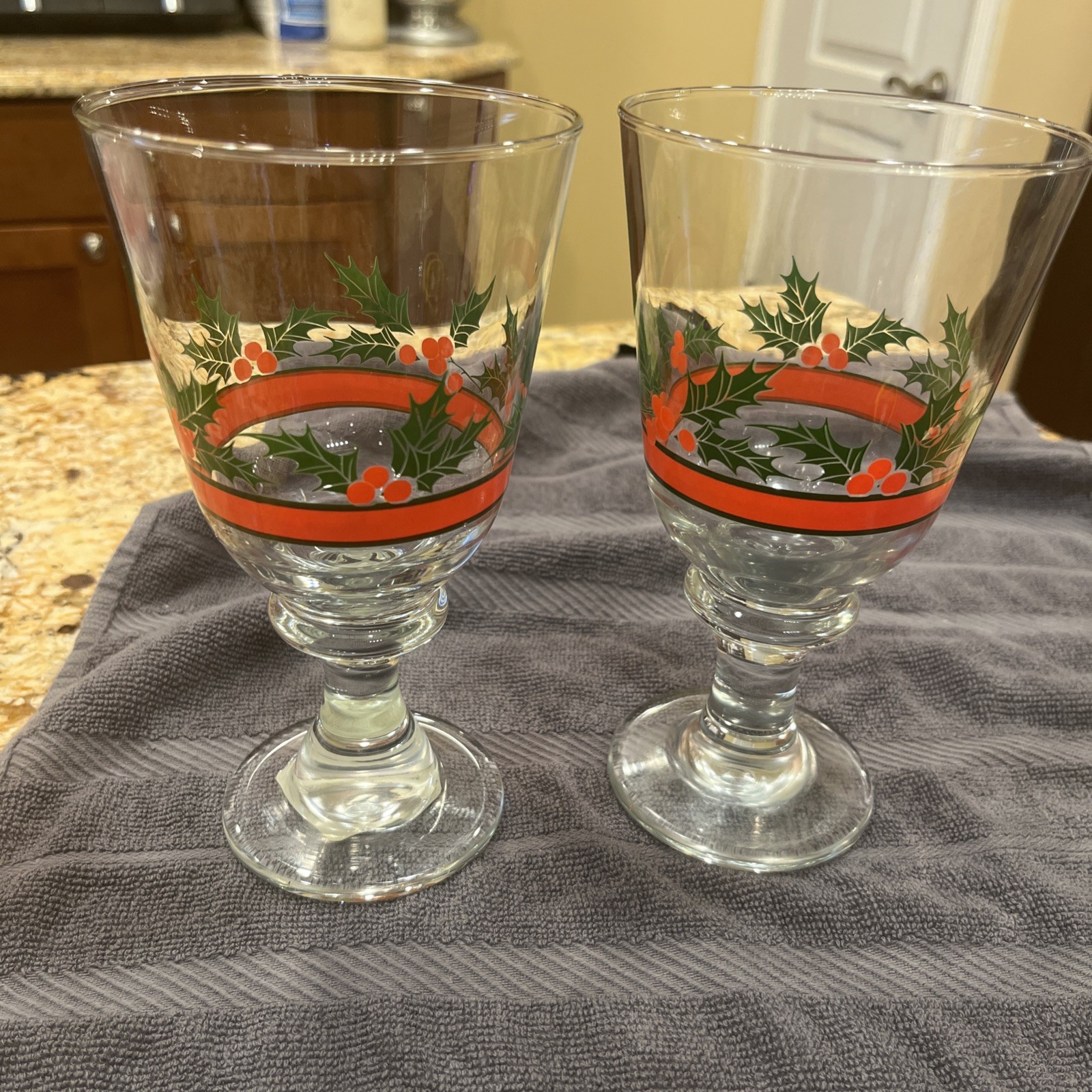Vintage Set of 2 Libbey Christmas Drinking Glasses 