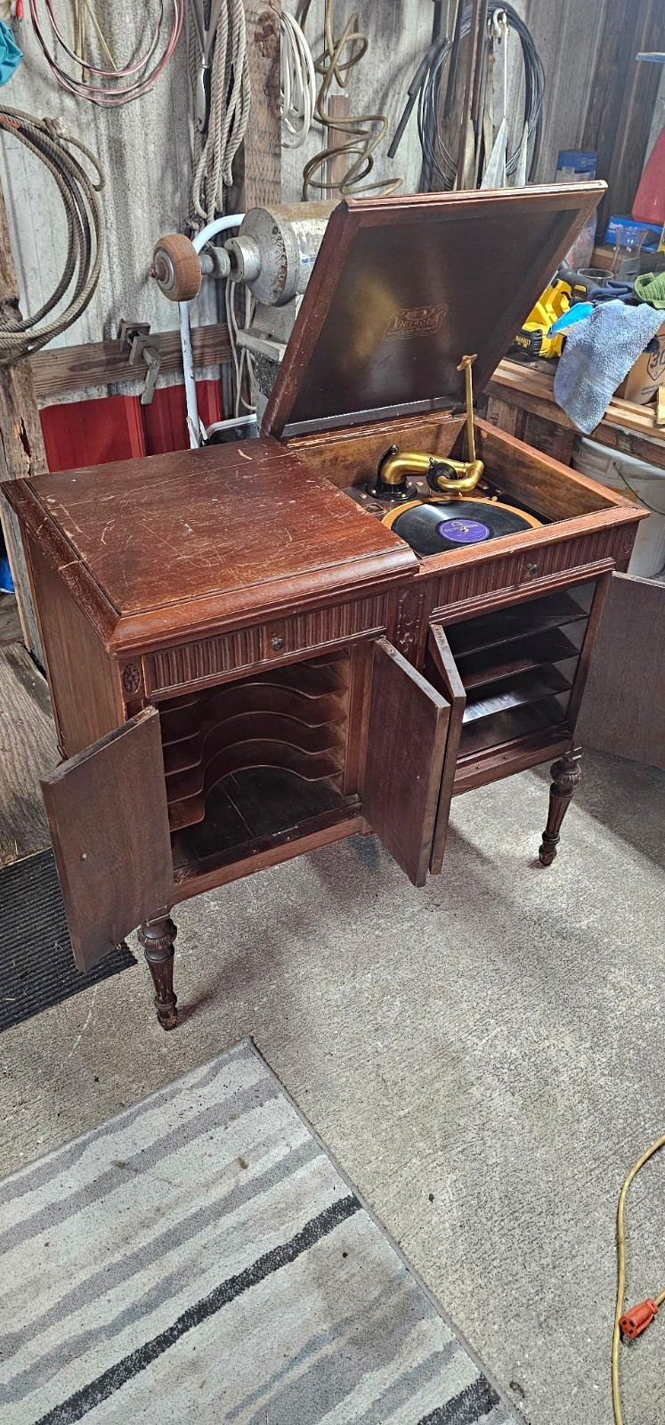 Victor Phonographs VV-400 Wood Cabinet Phonograph Console w/ Record Storage