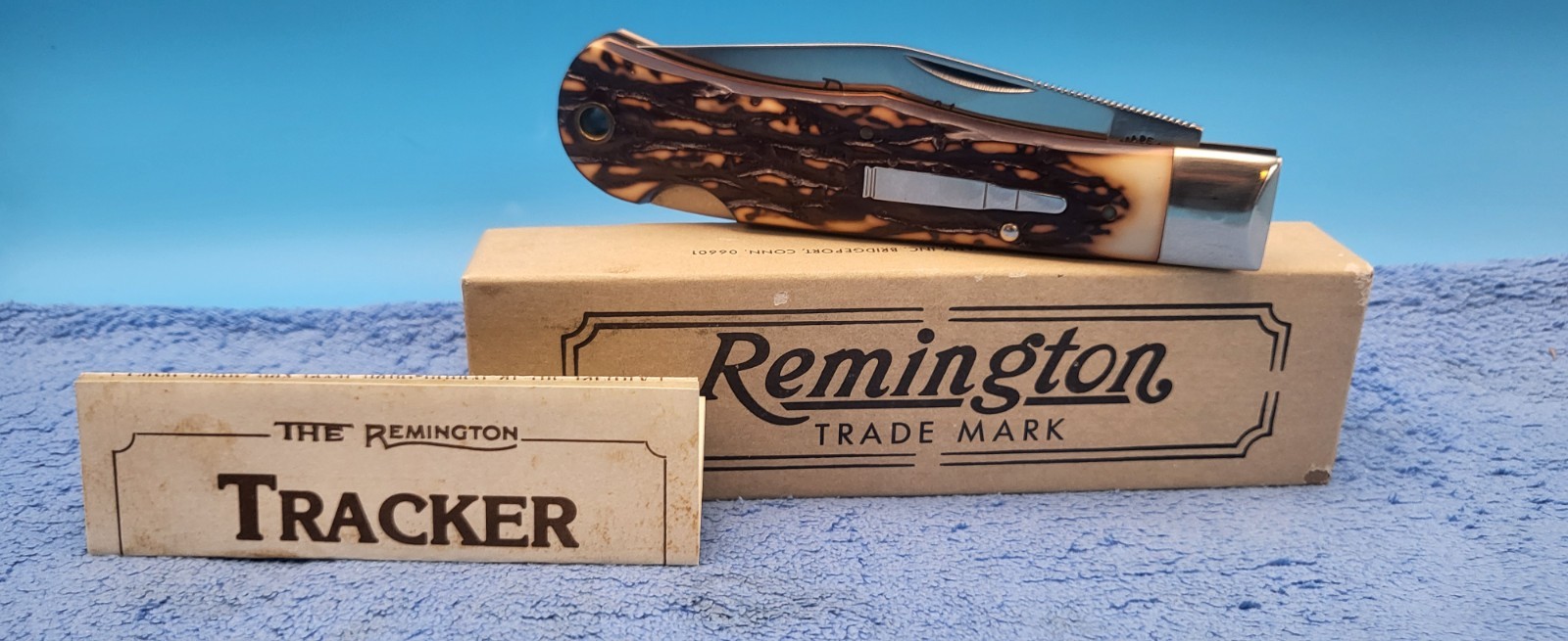 Vintage 1990 Remington R1306 UMC USA Tracker Lockback