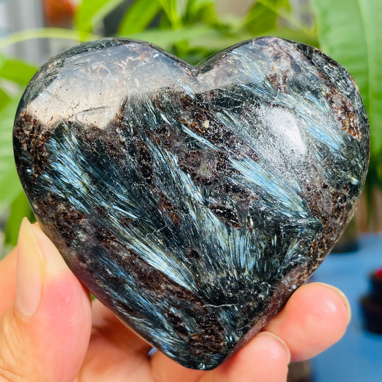 207g Natural Astrophyllite Fireworks Stone Crystal Heart Shape Specimen