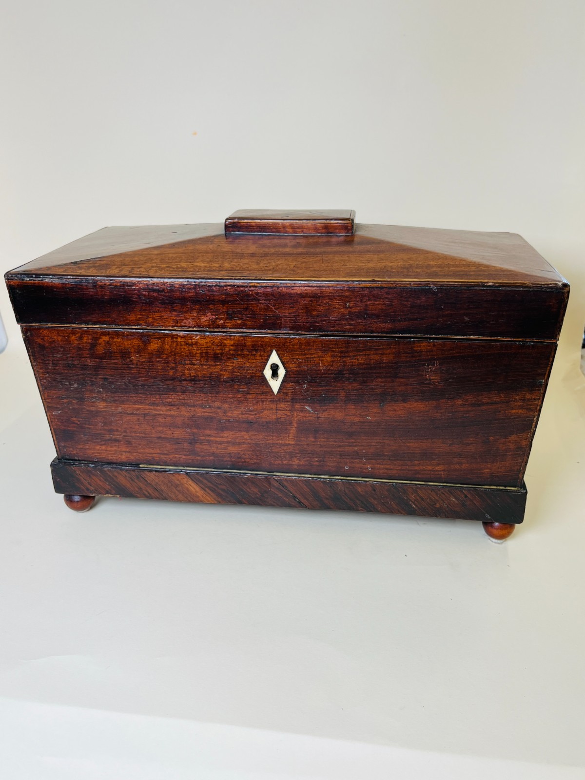 Lovely Antique Wooden Vanity Box, Missing One Insert With Shell Design