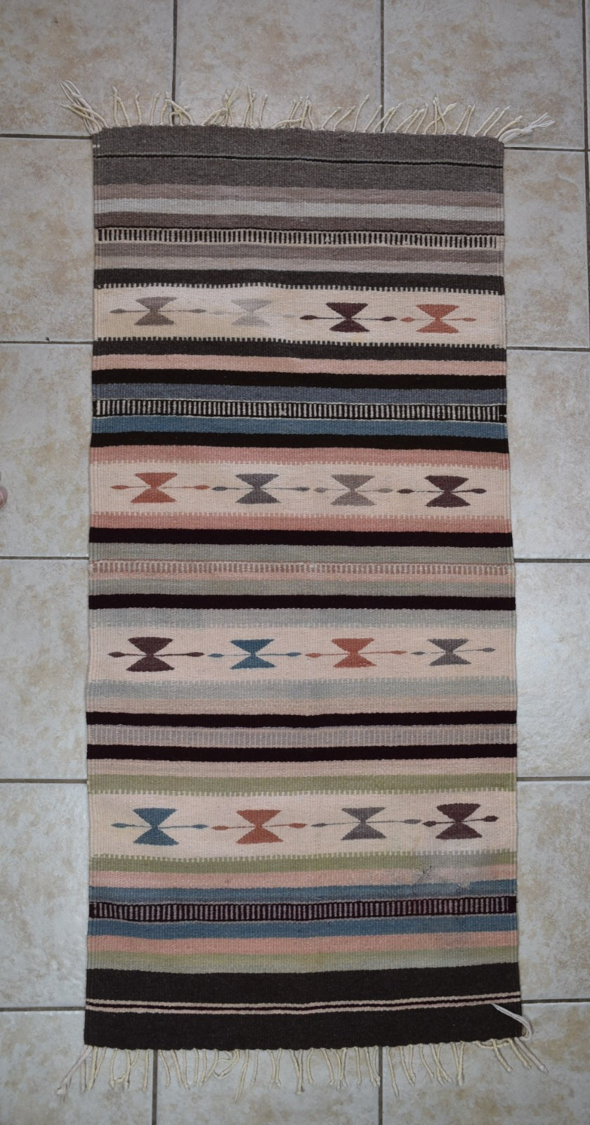 Vintage Mexican Southwest Style Runner Rug Hourglass Geometric Decor