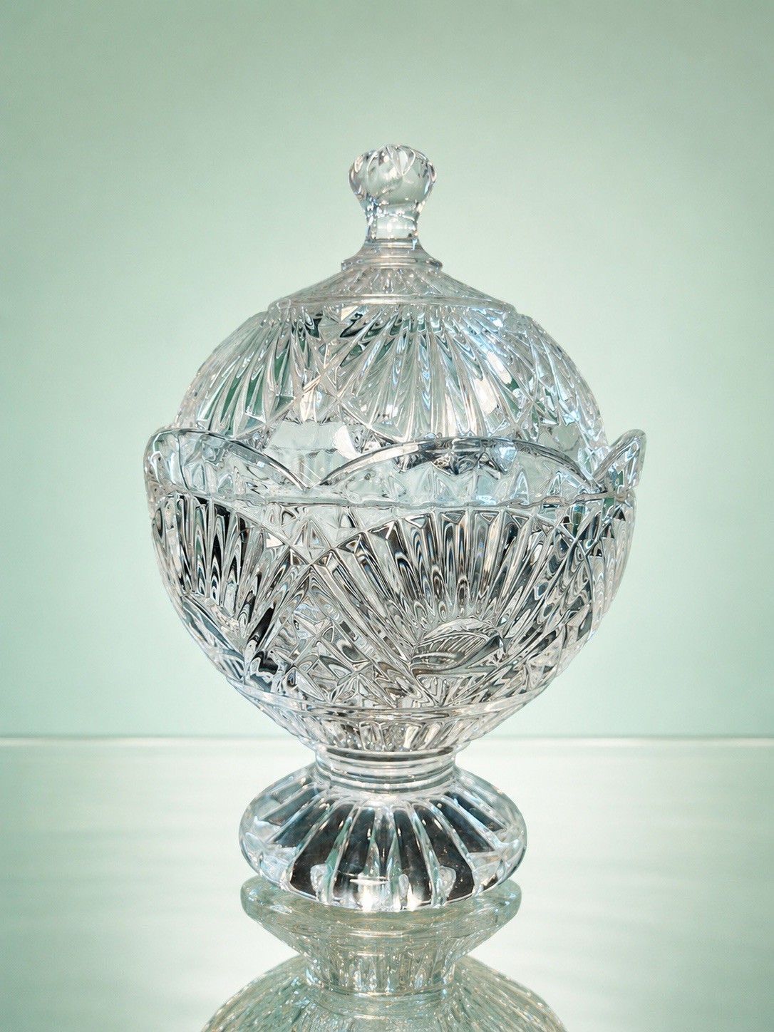 Godinger Slovakia 1990s Covered Candy Dish Freedom Shannon Cut Crystal, 6x8.5