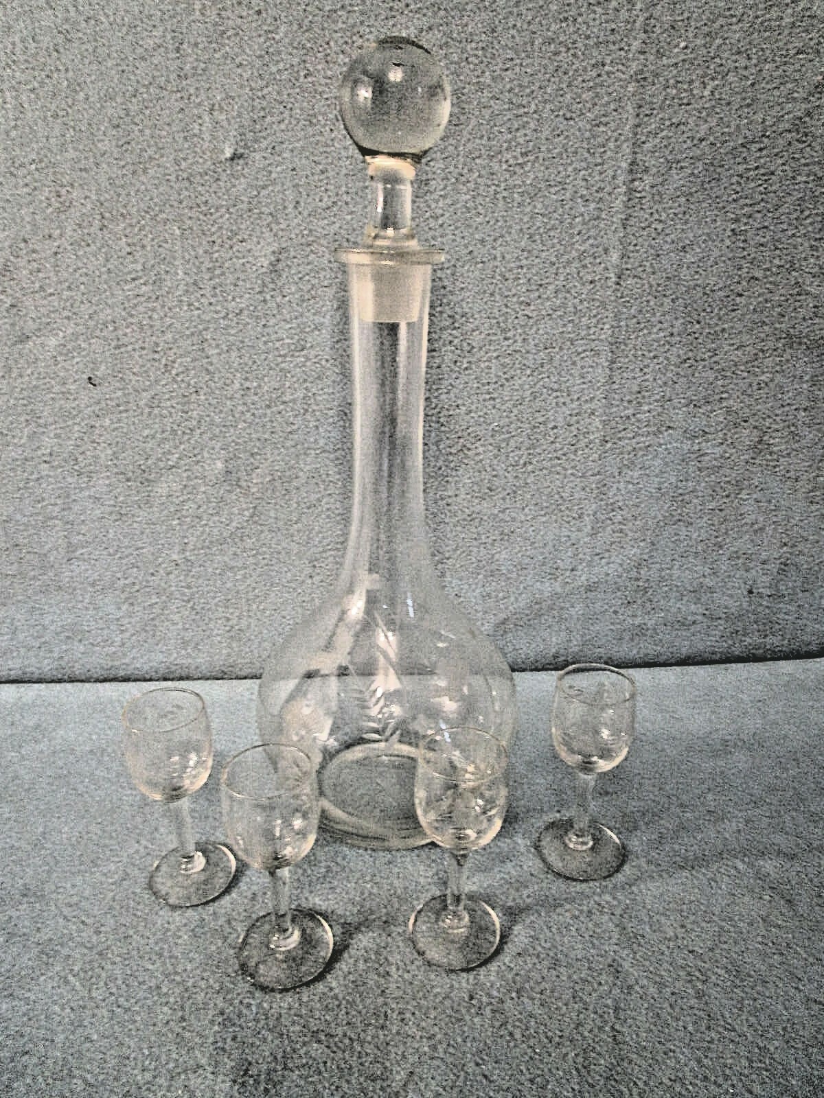 ETCHED CRYSTAL DECANTER w/ sherry glasses FLORAL MOTIF