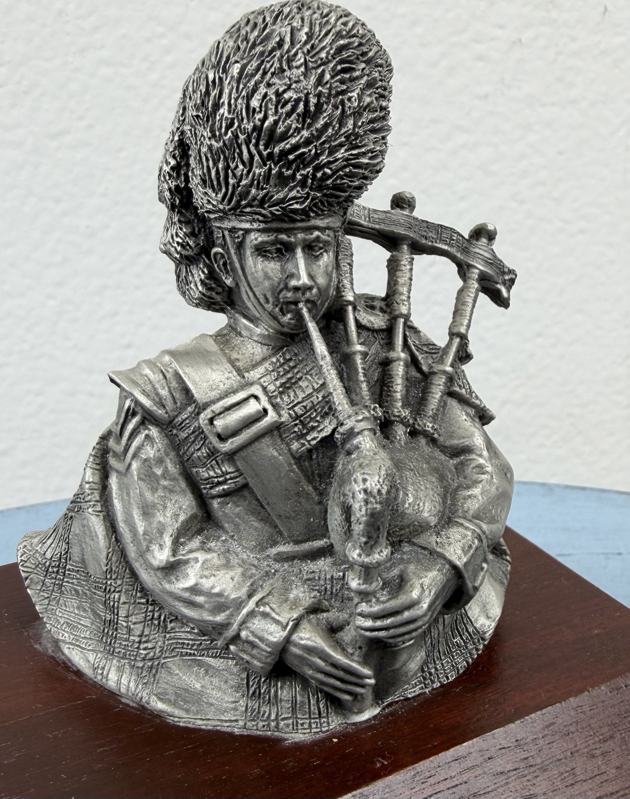 Vtg Pewter Bagpipe Player Figural Bust Scotland Wood Base NOTES