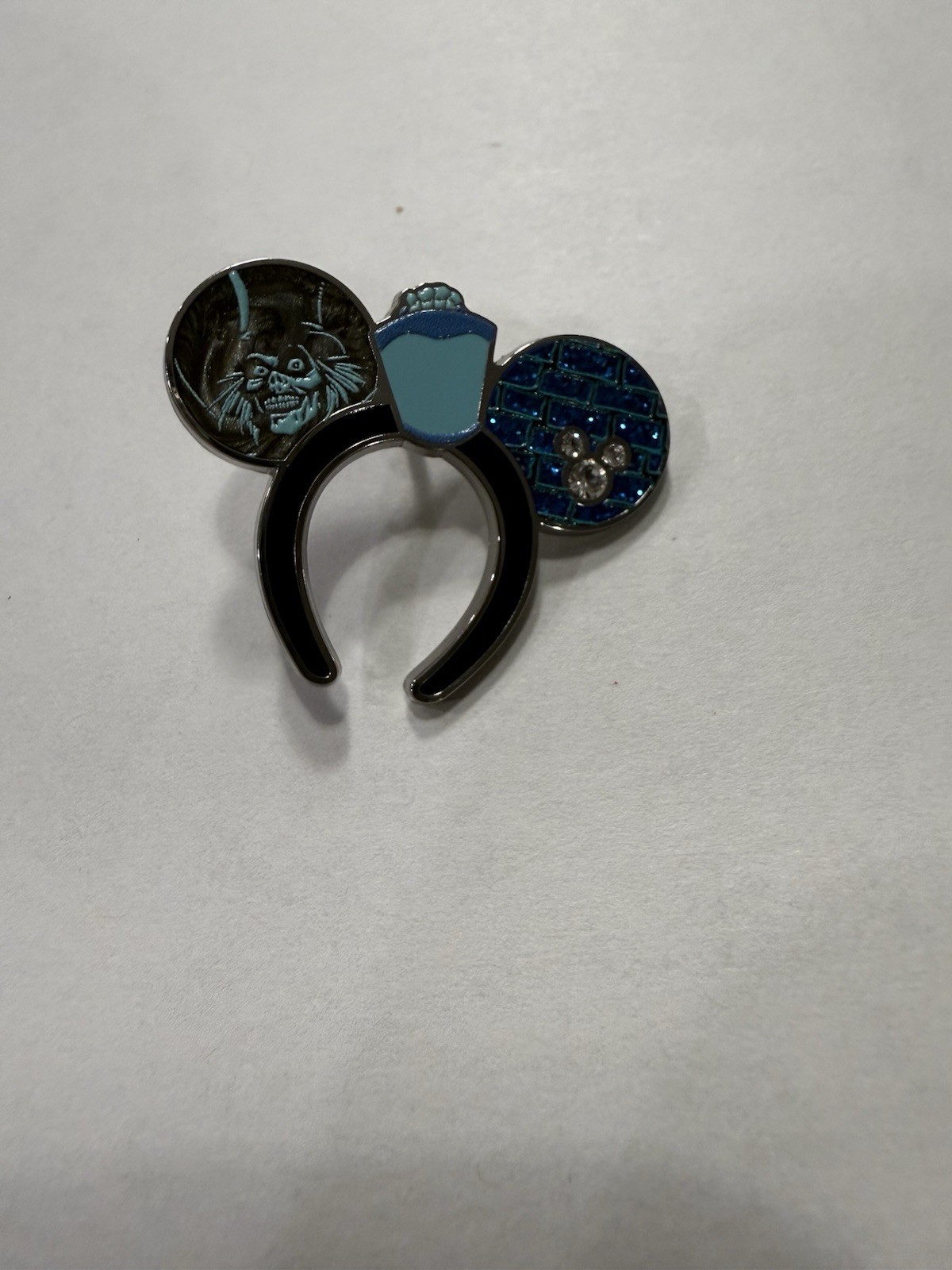 Super Chaser 2026 WDW Hidden Mickey Disney World Wave A Hatbox Ear Headband Pin