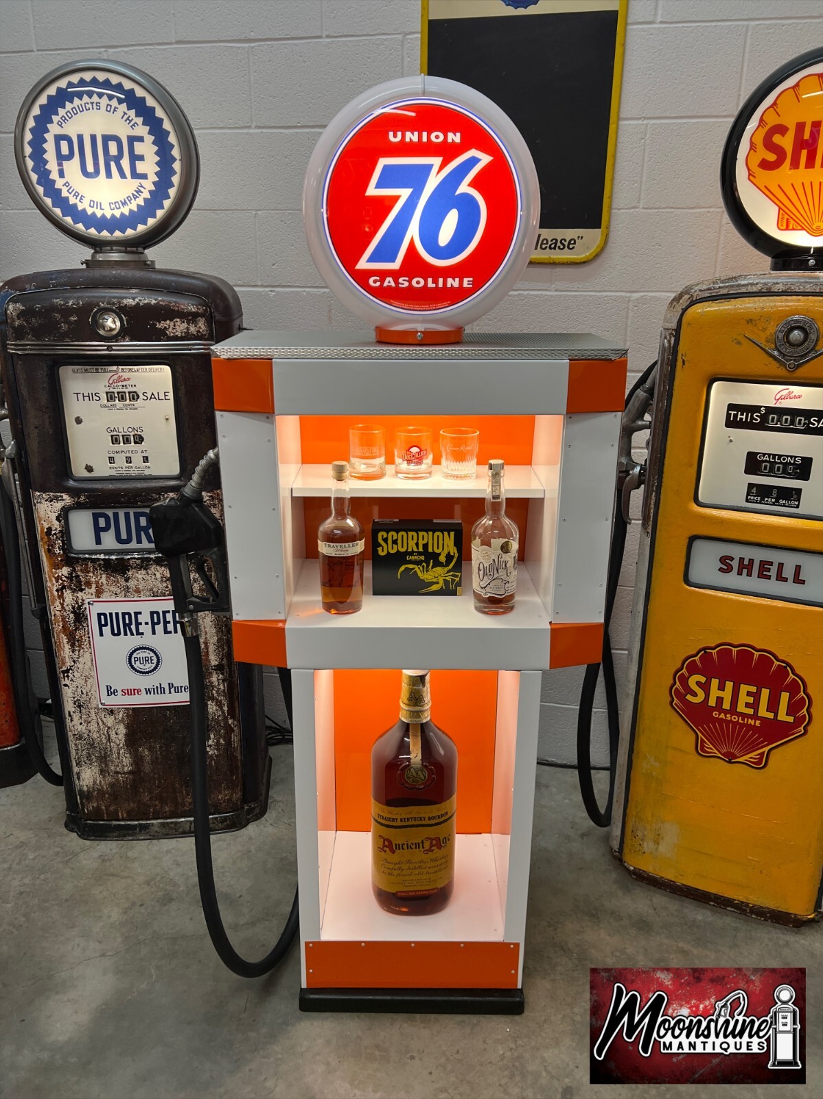 Custom 1960’s UNION 76 Tokheim Gas Pump w/ Display Shelves