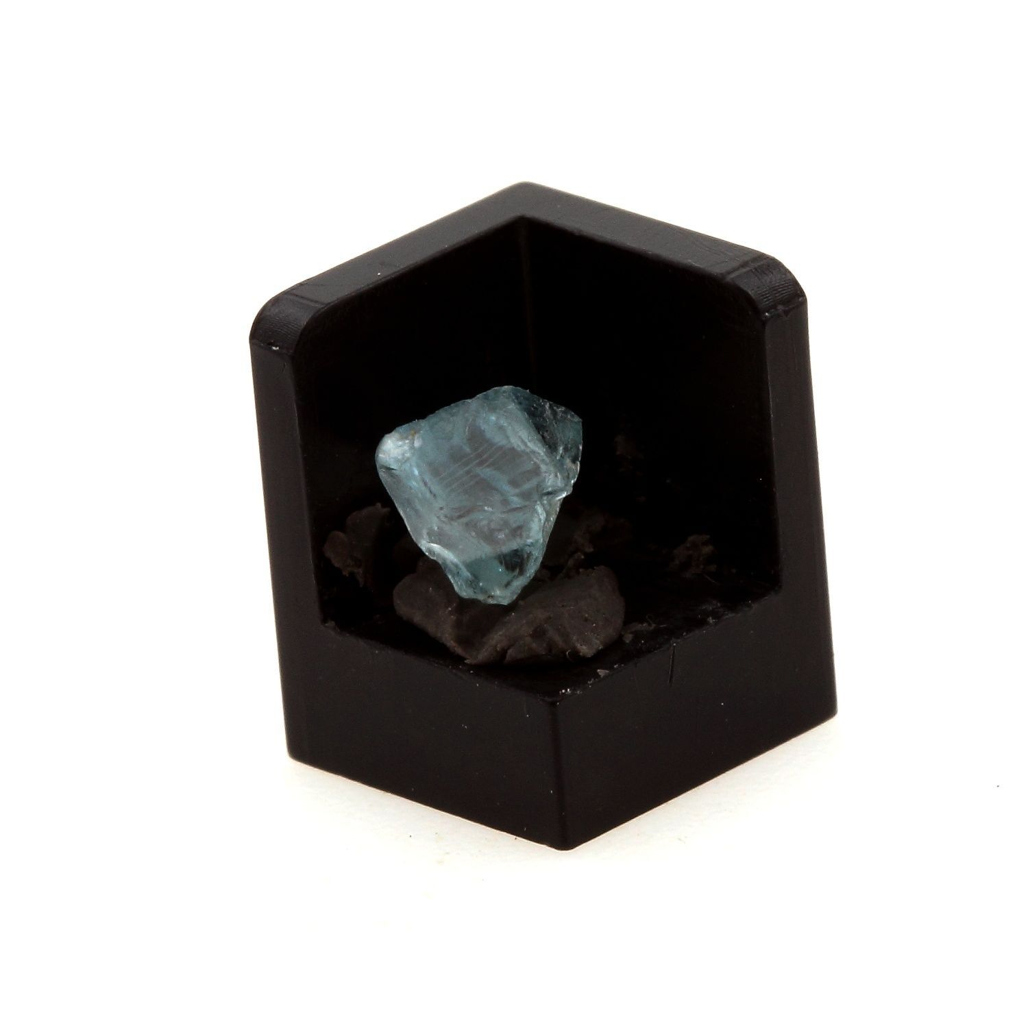 stones And Minerals. Zircon. 0.47 Ct. Pailin District, Cambodia. stones And Minerals. Zircon. 0.47 Ct. Pailin District, Cambodia.