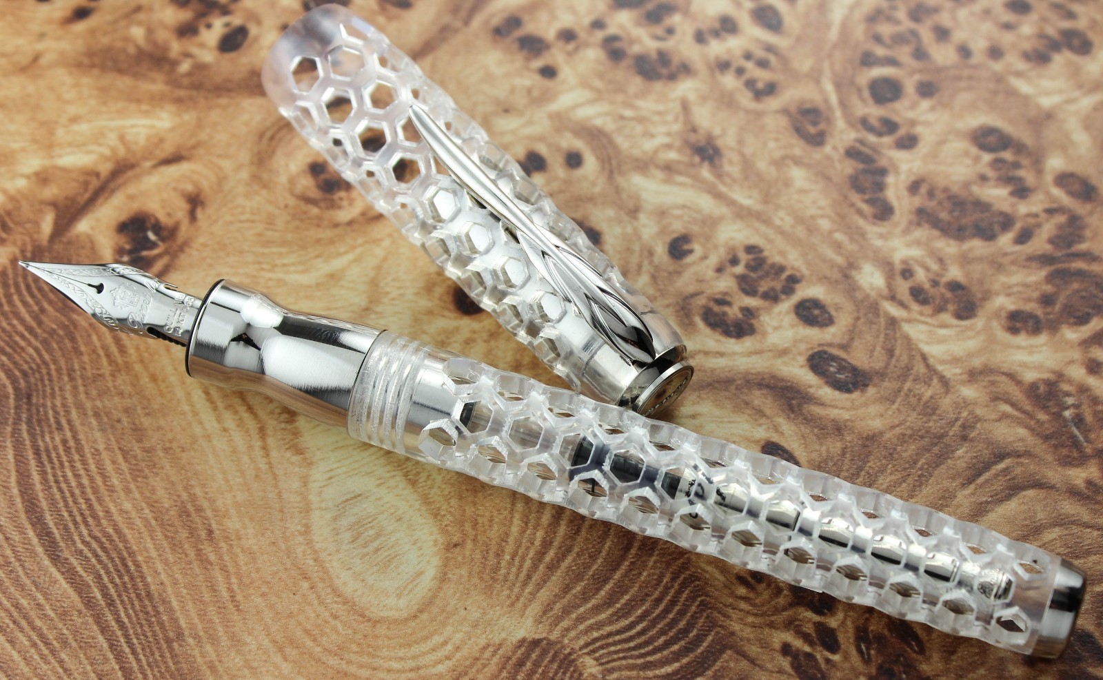Pineider Honeycomb Demonstrator Limited Edition Fountain Pen Pineider Honeycomb Demonstrator Limited Edition Fountain Pen