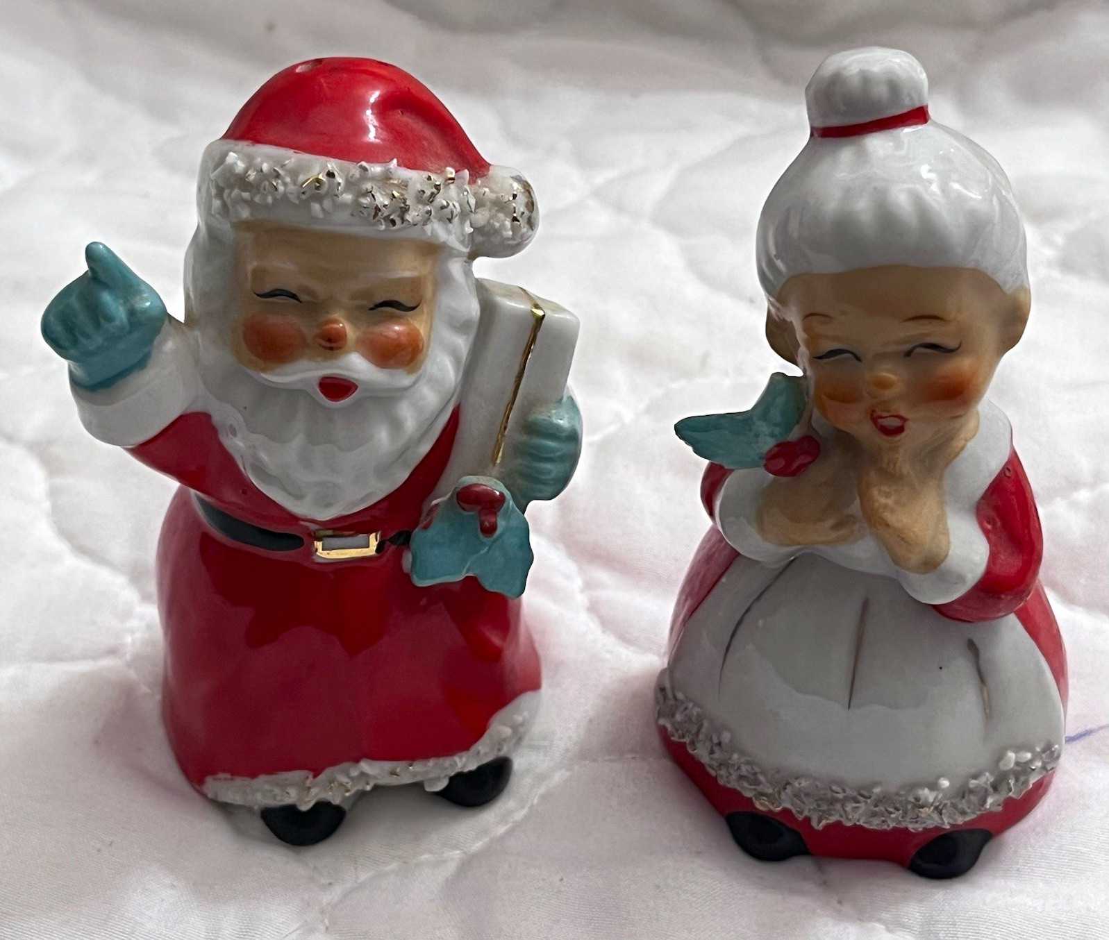 Vintage Japan Santa & Mrs Claus Ceramic Figural Salt & Pepper Shakers Set of 2 Vintage Japan Santa & Mrs Claus Ceramic Figural Salt & Pepper Shakers Set of 2