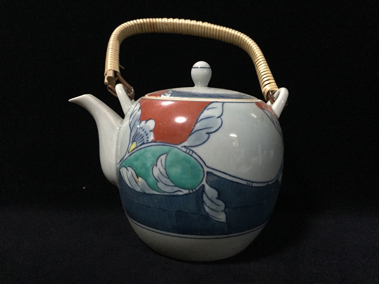 T1171 Vintage Japanese Porcelain Teapot Rattan Vine Handle Art Signed