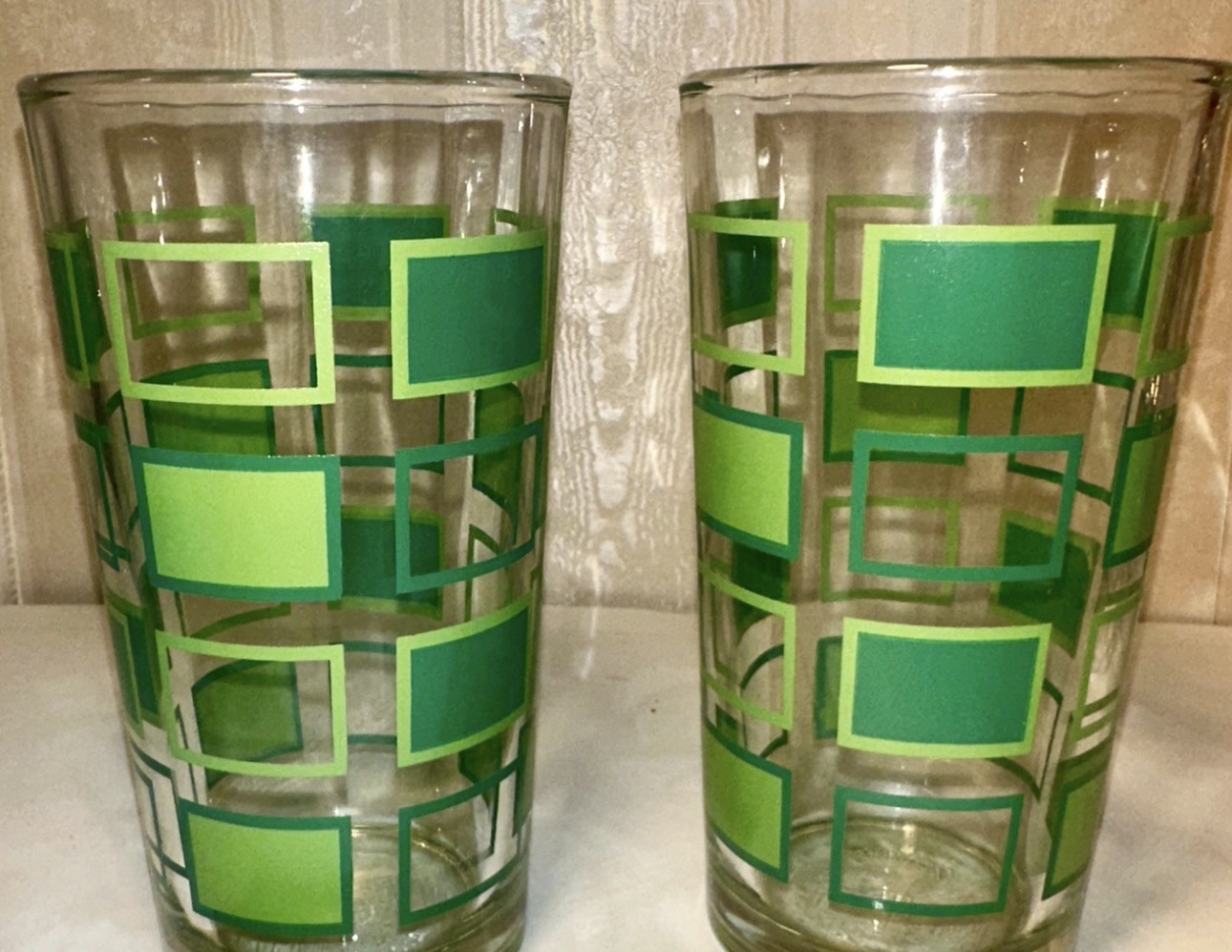 TWO MID CENTURY 1960’s LIBBEY VINTAGE GREEN GEOMETRIC PATTERN DRINKING GLASSES 