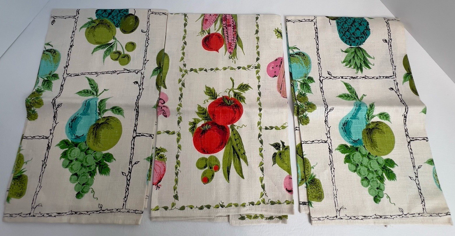 3 Vintage 1950-60’s Kitchen Dish Tea Towels MCM Fruit Vegetable Linen Set Lot 3 Vintage 1950-60’s Kitchen Dish Tea Towels MCM Fruit Vegetable Linen Set Lot