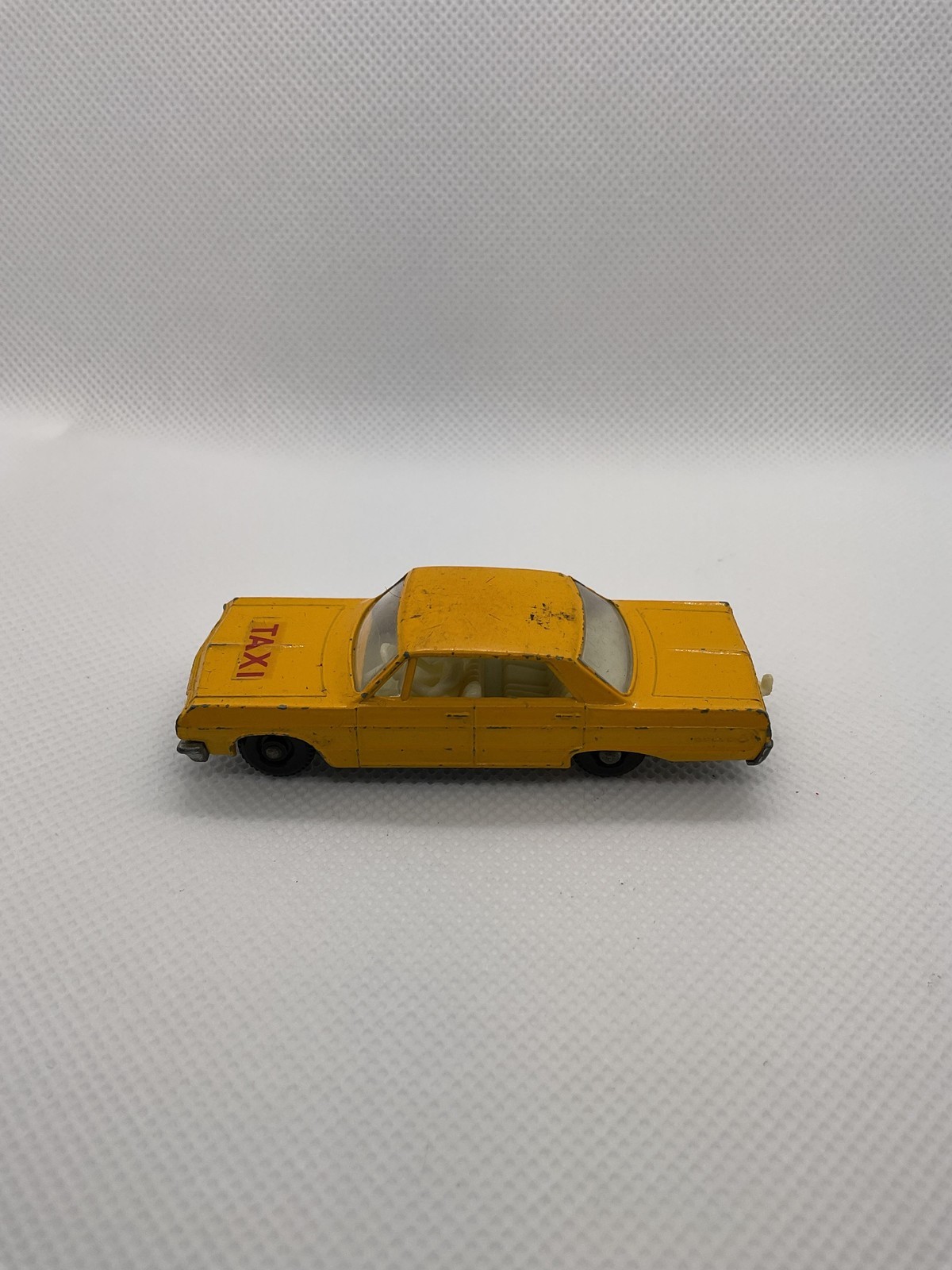 Vtg Matchbox Chevrolet Impala Taxi Matchbox 1-75 Yellow Zamak Made In England