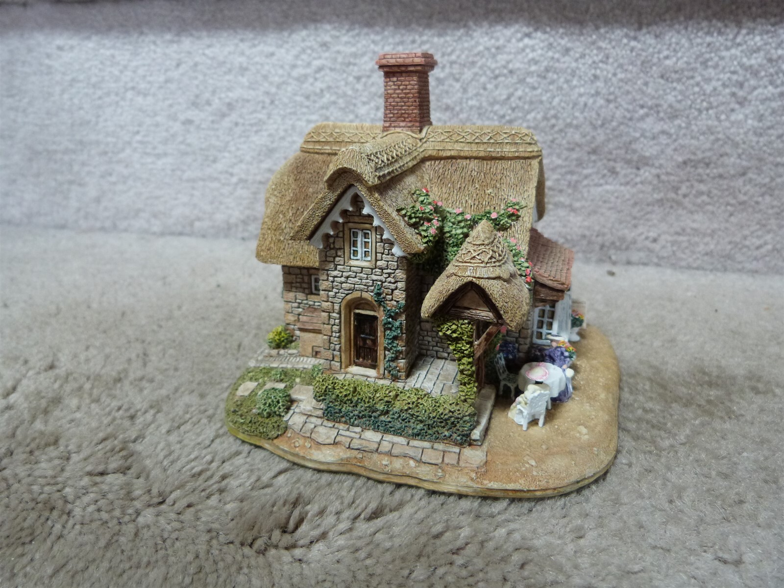 VINTAGE 1995 Lilliput Lane BARGATE COTTAGE TEA ROOM EUC Figure 5x4.5x4\