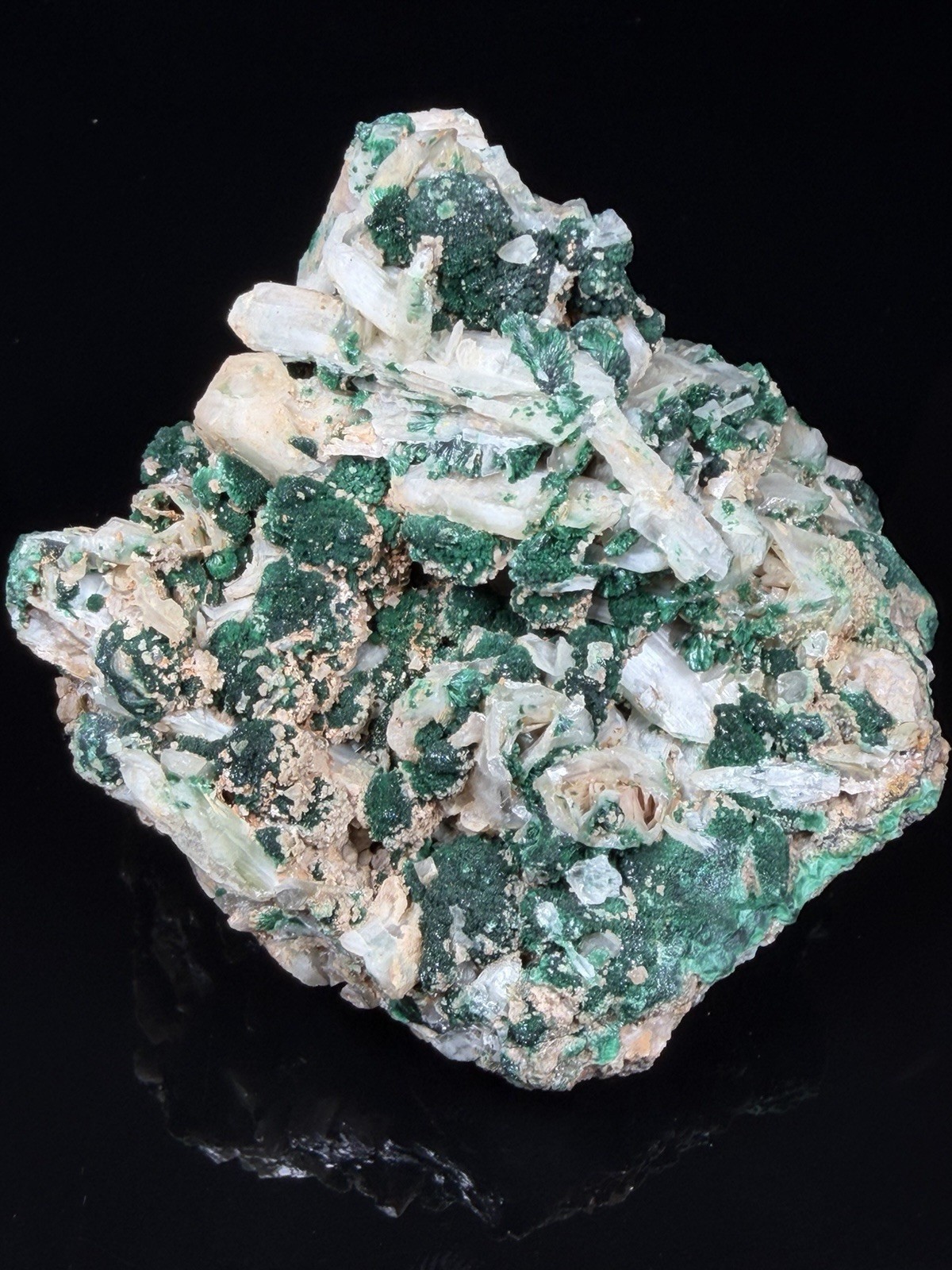 Cerussite, Malachite  70x82x88mm.