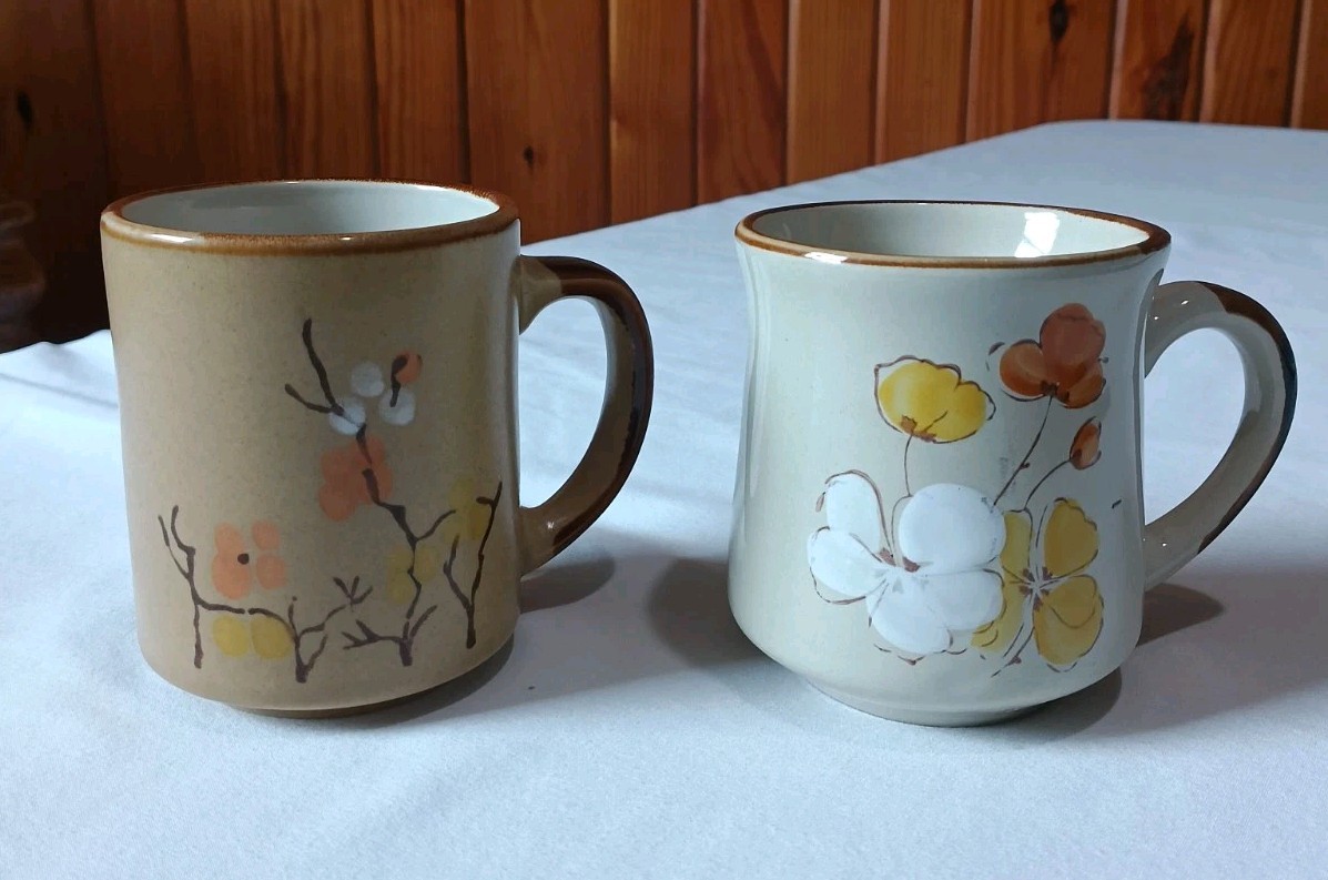 Set of 2 Vintage Sunnycraft Stoneware Mugs Korea Hand Decorated #12136 #12101