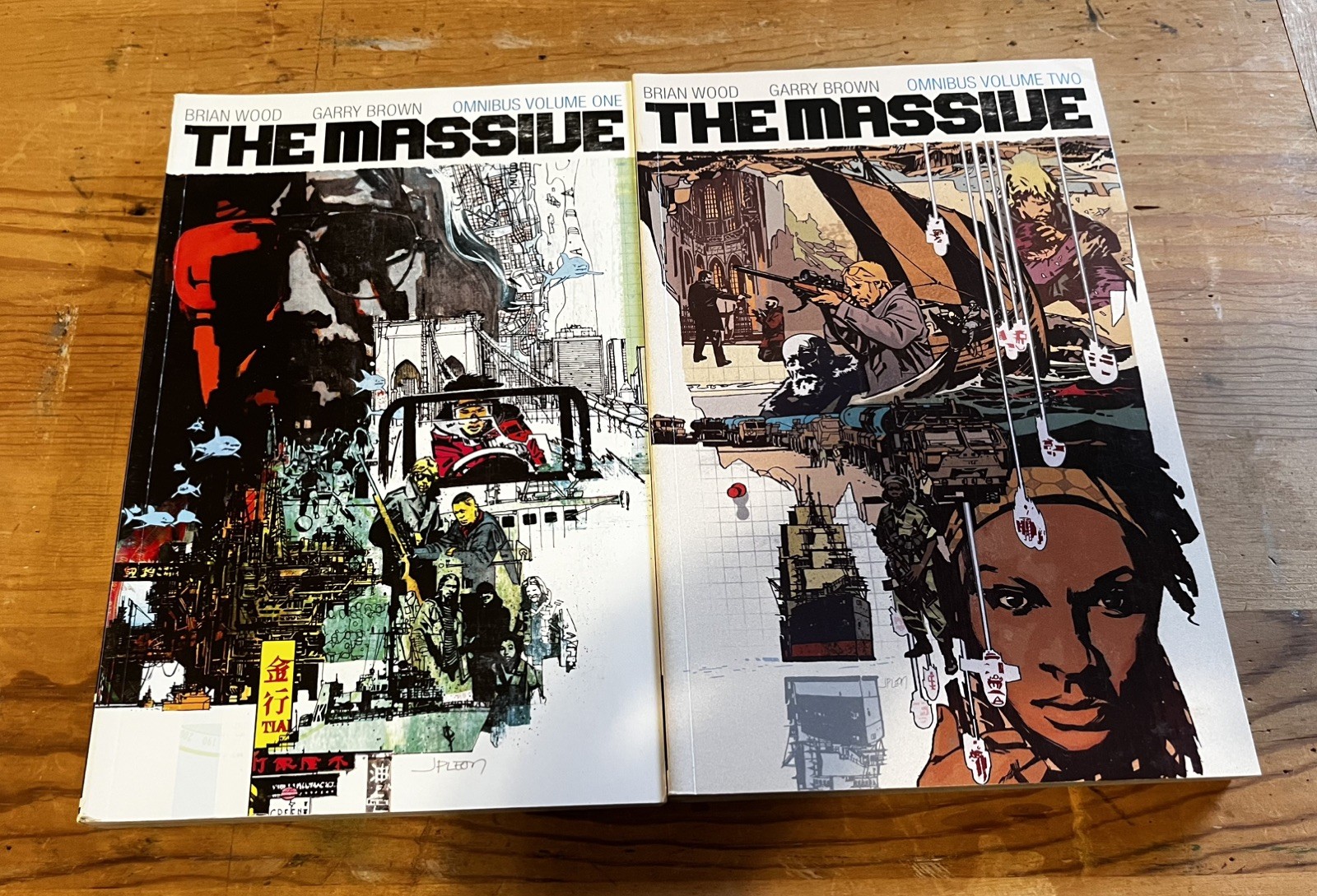 The Massive Omnibus TPB Lot Volume 1 & 2 Brian Wood Gerry Brown Channel Zero DMZ