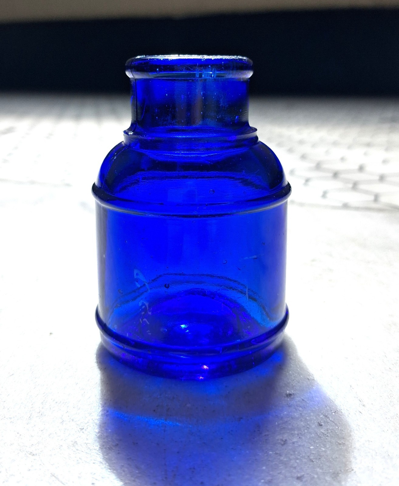 vtg cobalt blue round ink well