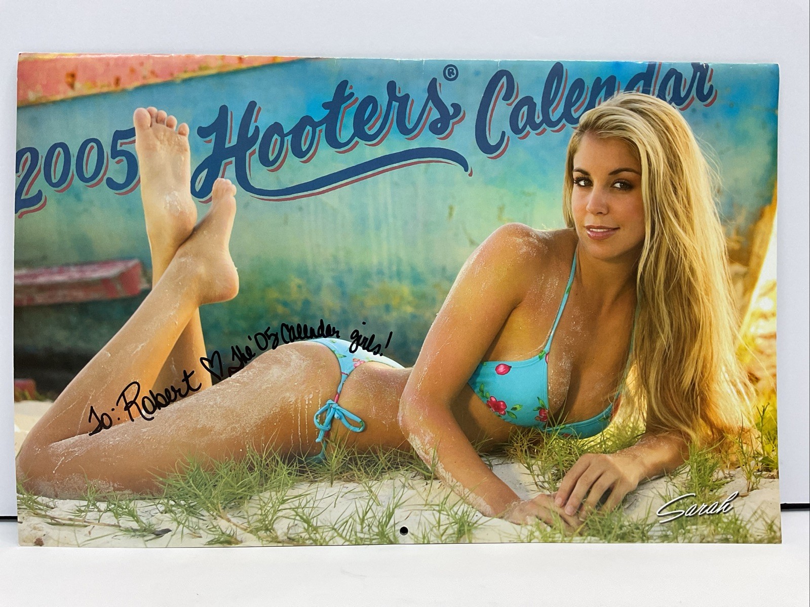 HOOTERS Calendar 2005 With One Cover Dedication, Four Matched Signatures D01