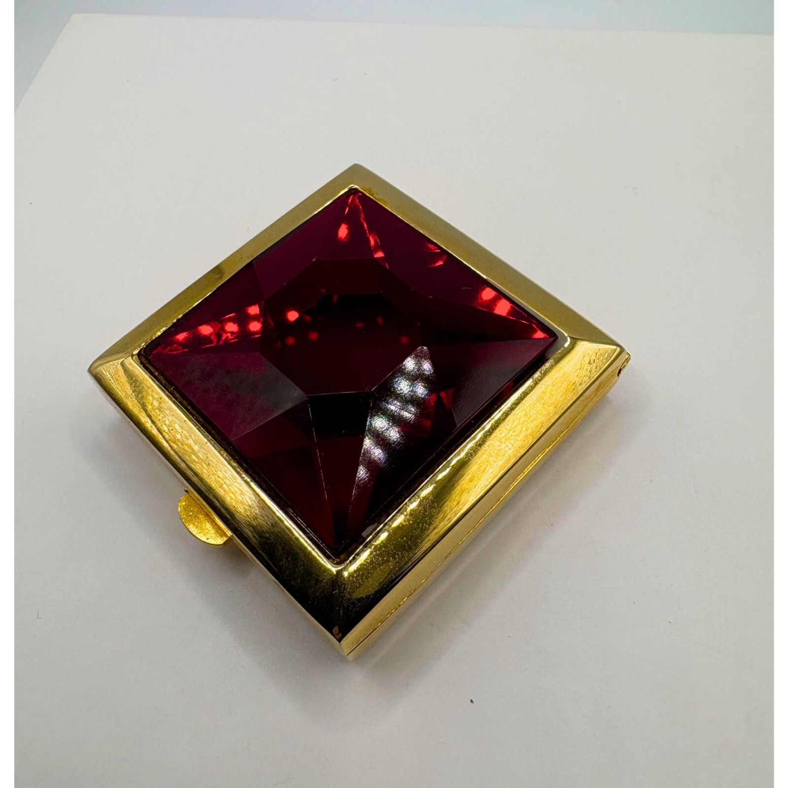 Vintage Estée Lauder Garnet Compact - Collectible Beauty | Mint Condition