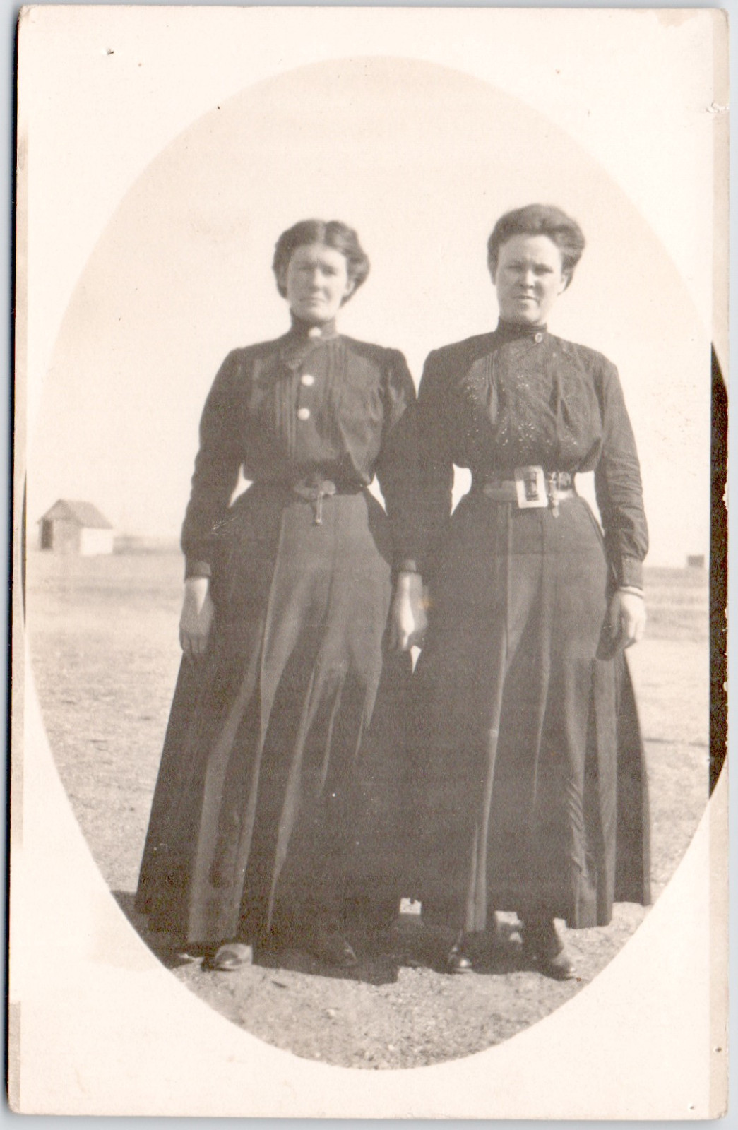 c1909 Two Women Edwardian Fashion RPPC Postcard Outdoor Portrait Pair Beautiful