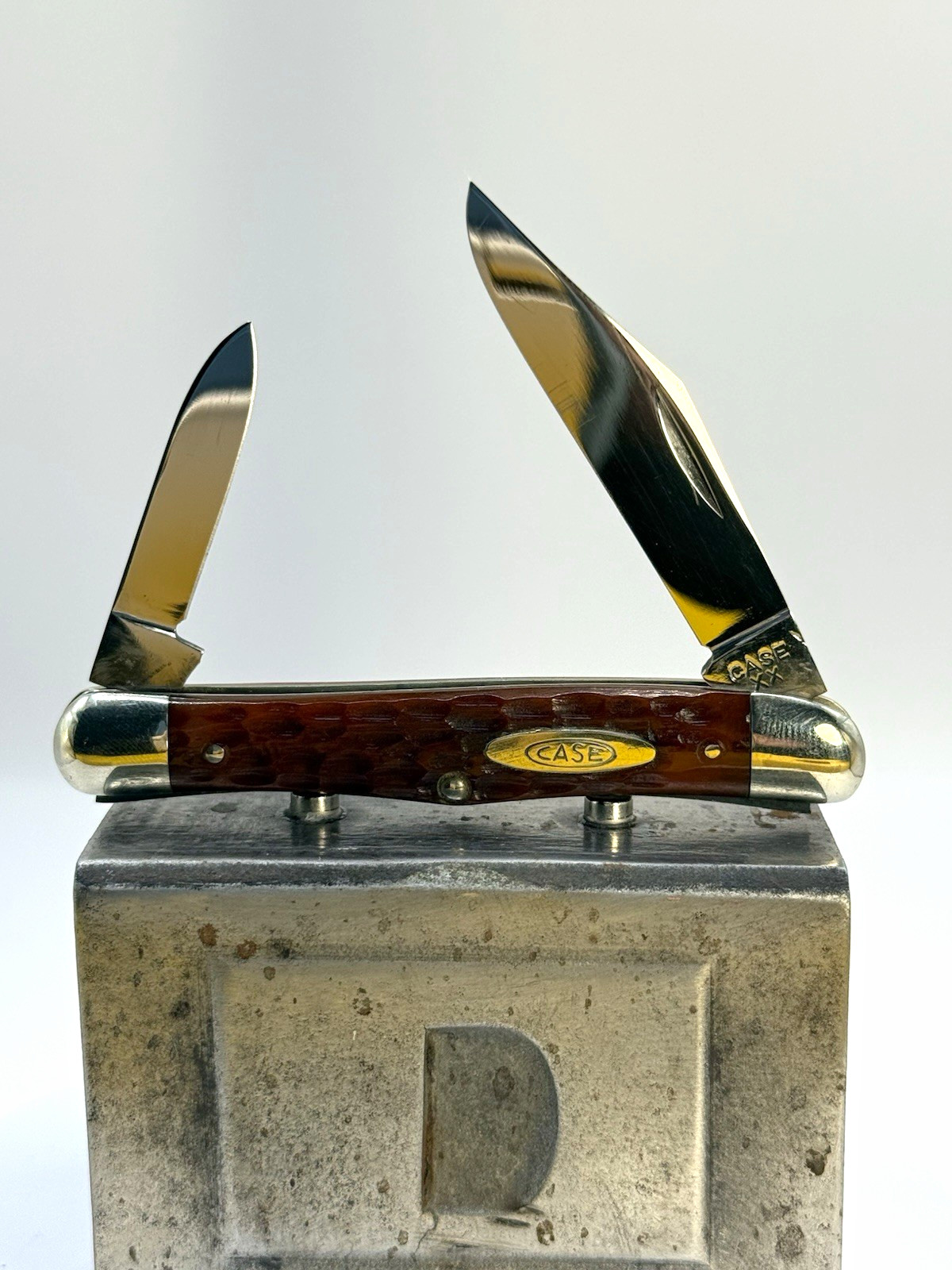 Case XX Vintage 6208 2-Blade Slipjoint Pocketknife Jigged Red Bone Handle A44
