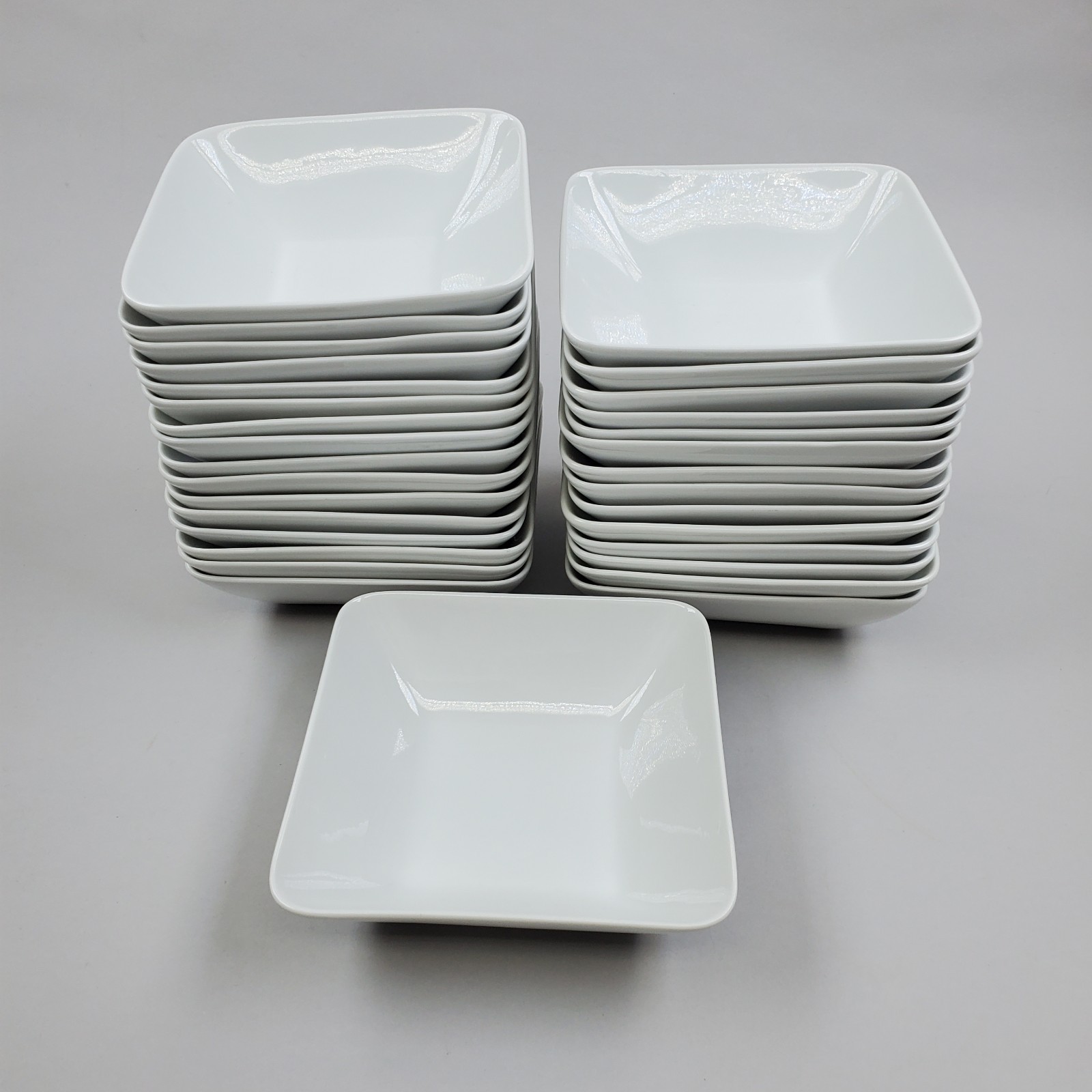 Delta Airline International First Class Plain White Small Square Bowl 0442-07012