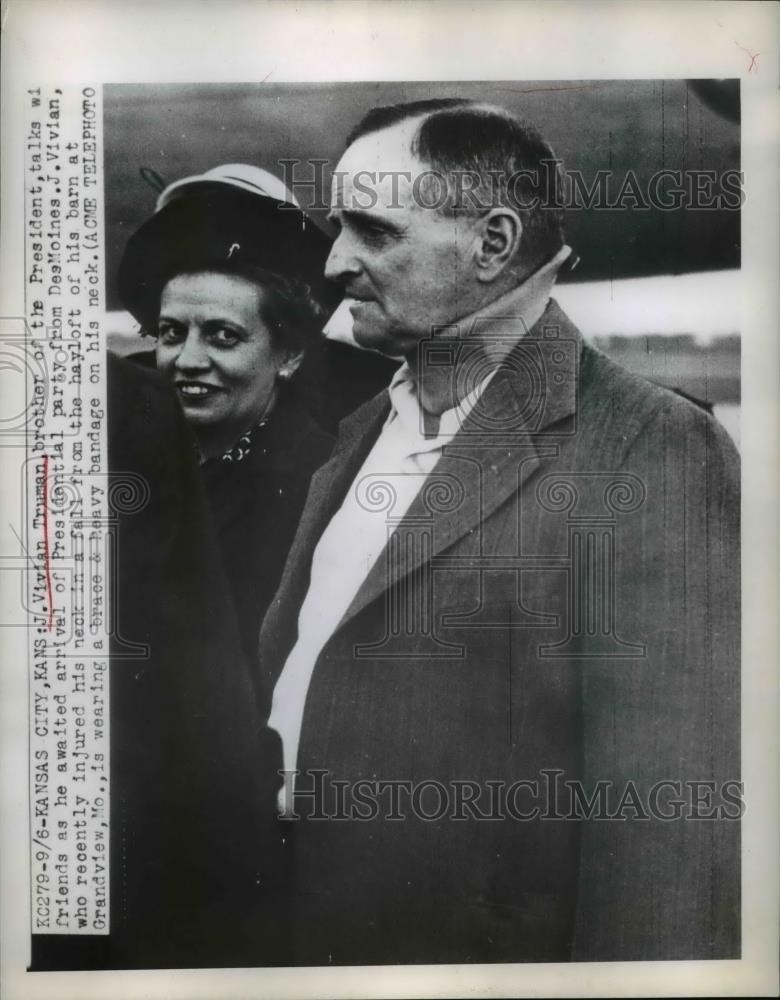 1949 Press Photo Vivian Truman brother of the President waits for his arrival