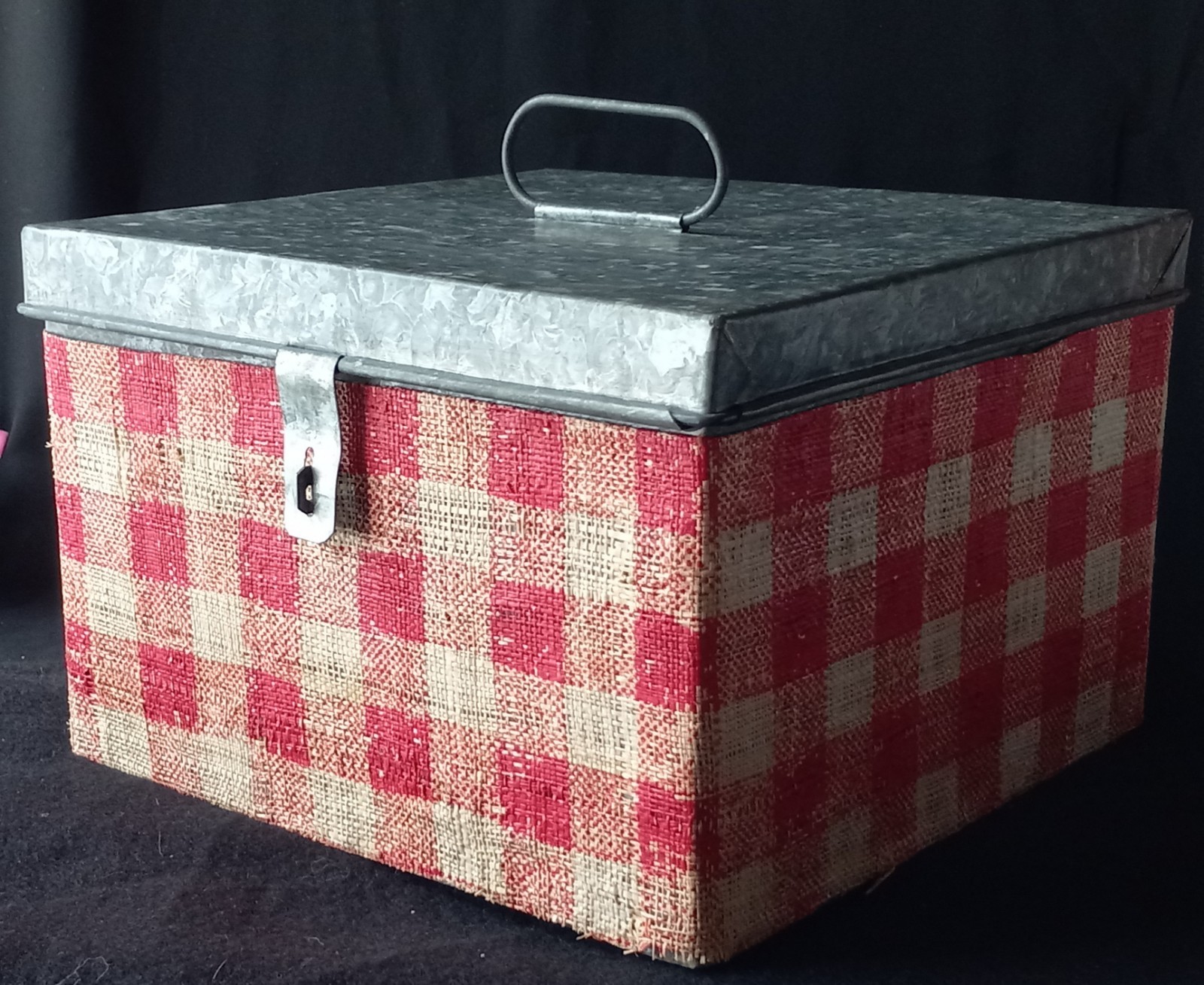 Vintage Galvanized Tin Storage Box w Handle and Latch 9.5