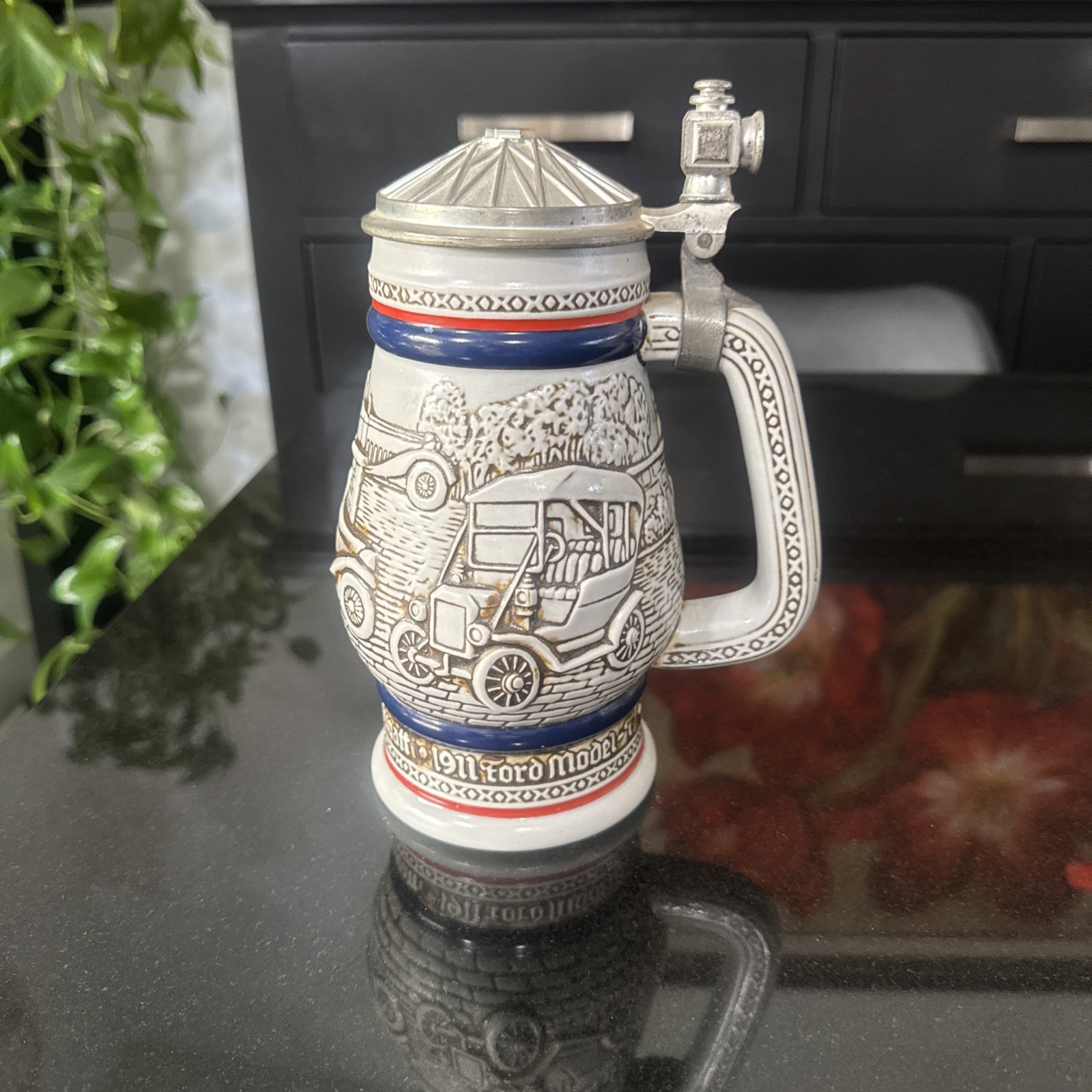 Vintage Avon lidded ceramic beer stein from 1979, Classic Cars Series