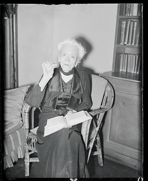 Elderly Professional Pausing For A Smoke - Taken In Charge By T 1935 Old Photo Elderly Professional Pausing For A Smoke - Taken In Charge By T 1935 Old Photo