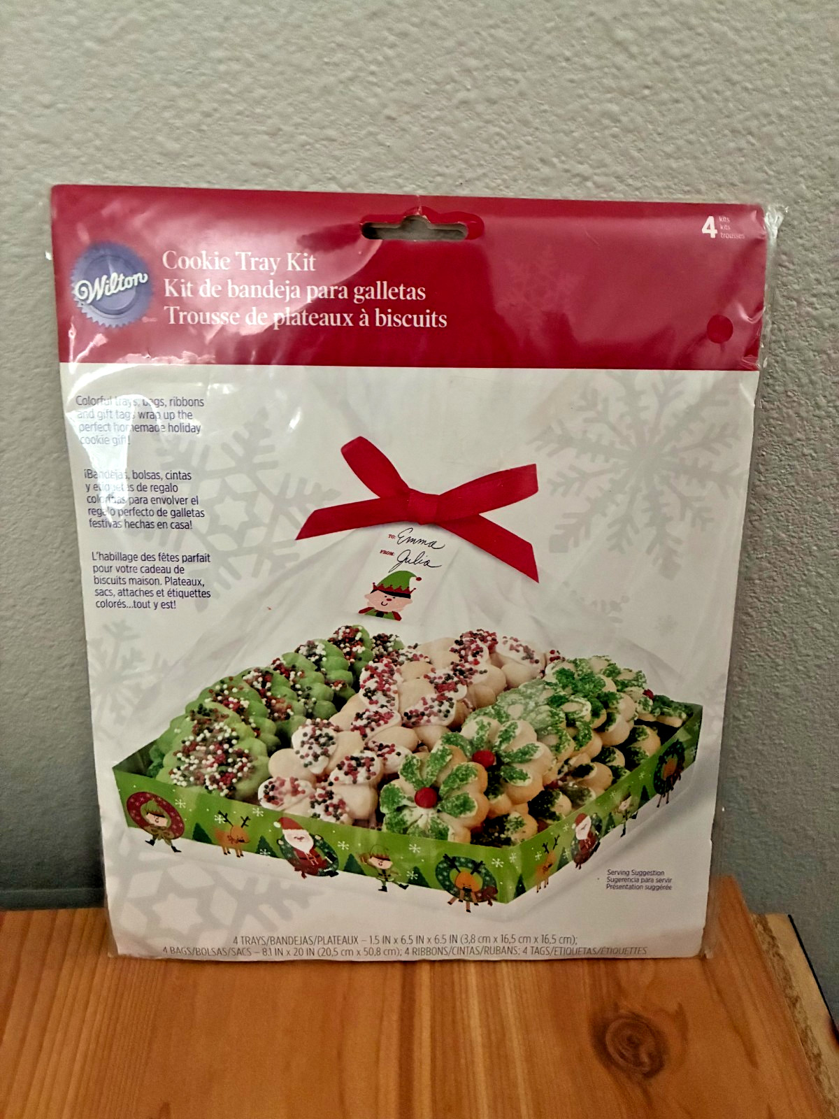 Wilton Holiday Cookie Candy Cakes Tray Gift Kit 4 Sets Bags Ribbons Tags Trays