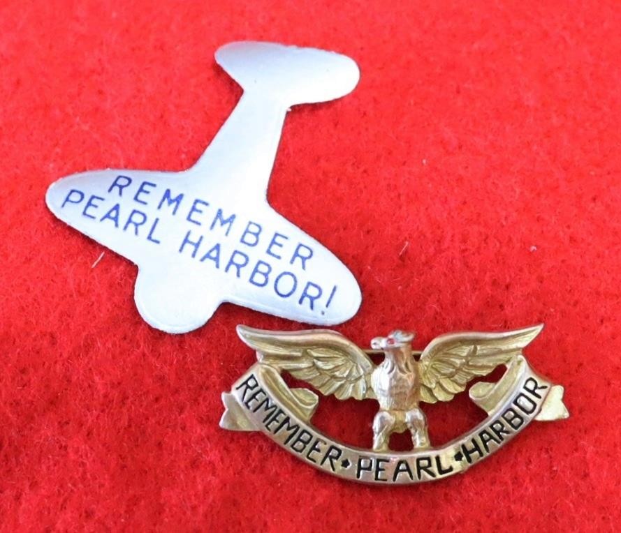 VINTAGE WWII US REMEMBER PEARL HARBOR AIRPLANE AND SPREAD EAGLE SWEETHEART PIN