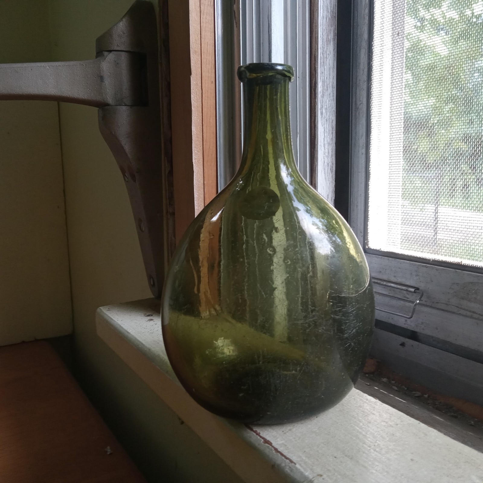 1790s FREE BLOWN NEW ENGLAND CHESTNUT GLOBULAR BOTTLE OPEN PONTIL CRUDE 6 1/4\