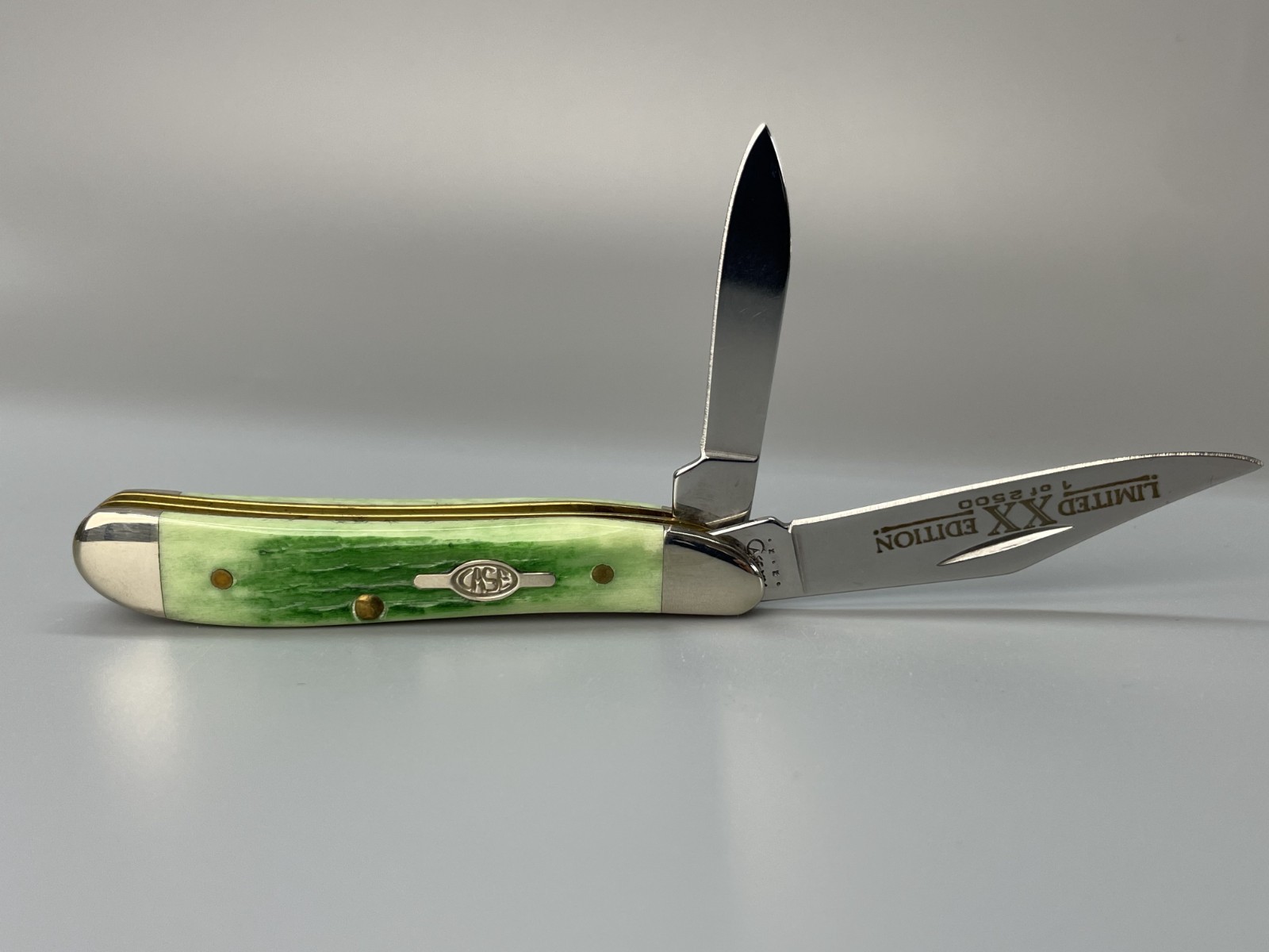 2000 Case XX 6220SS Limited Edition 1 of 2500 Jigged Bright Green Bones Handle
