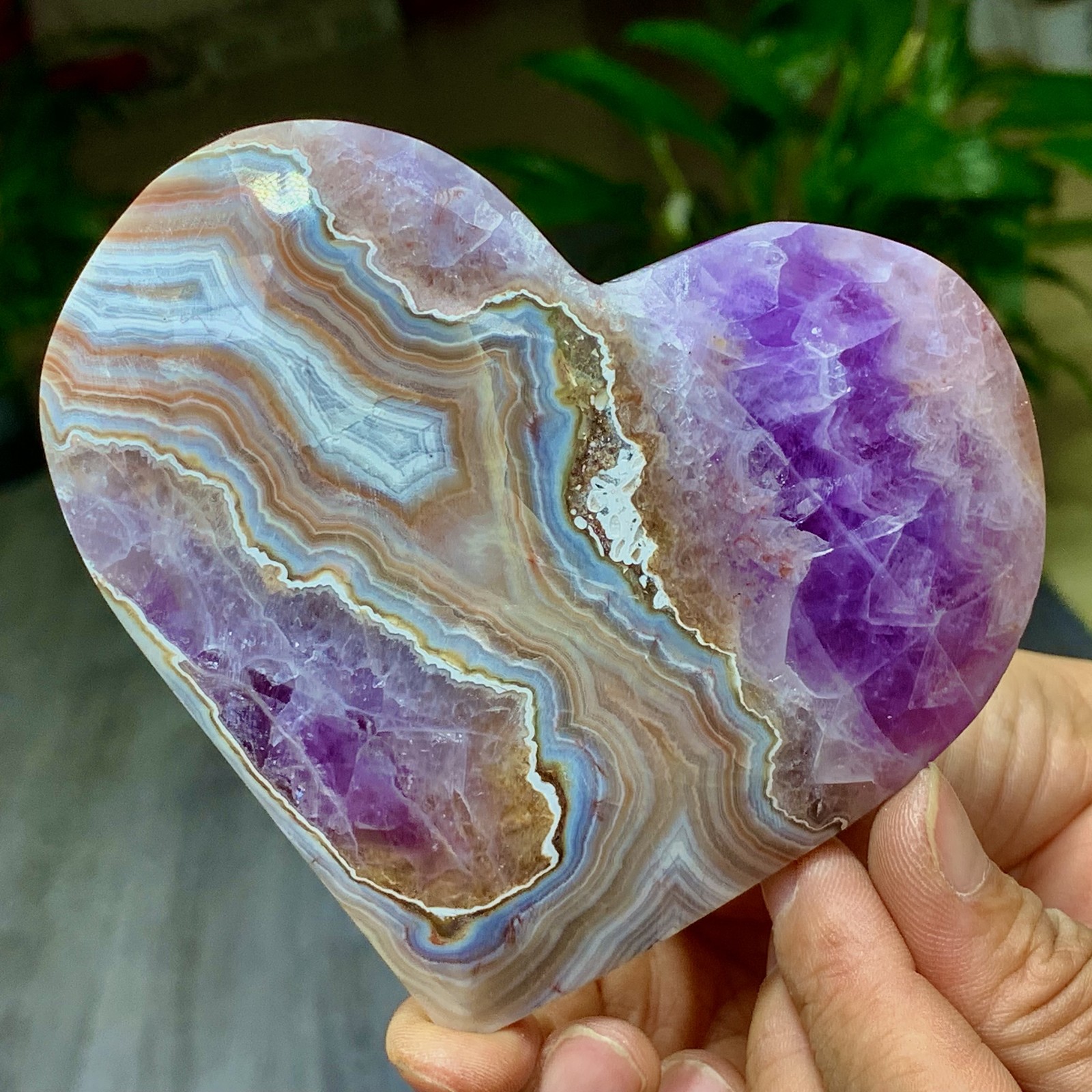 311G Natural Amethyst Agate symbiosis Quartz Crystal heart-shaped Specimen
