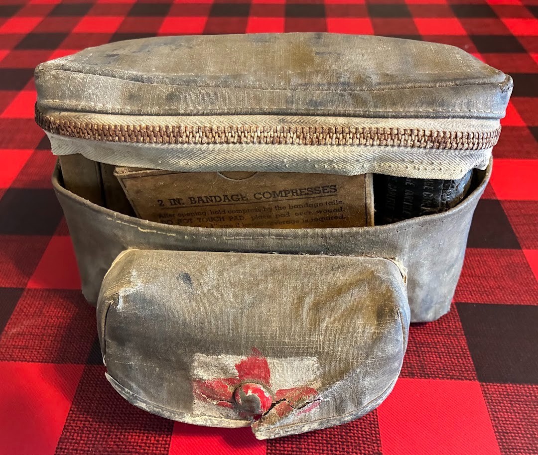 WWII WW2 USAAC First Aid Kit
