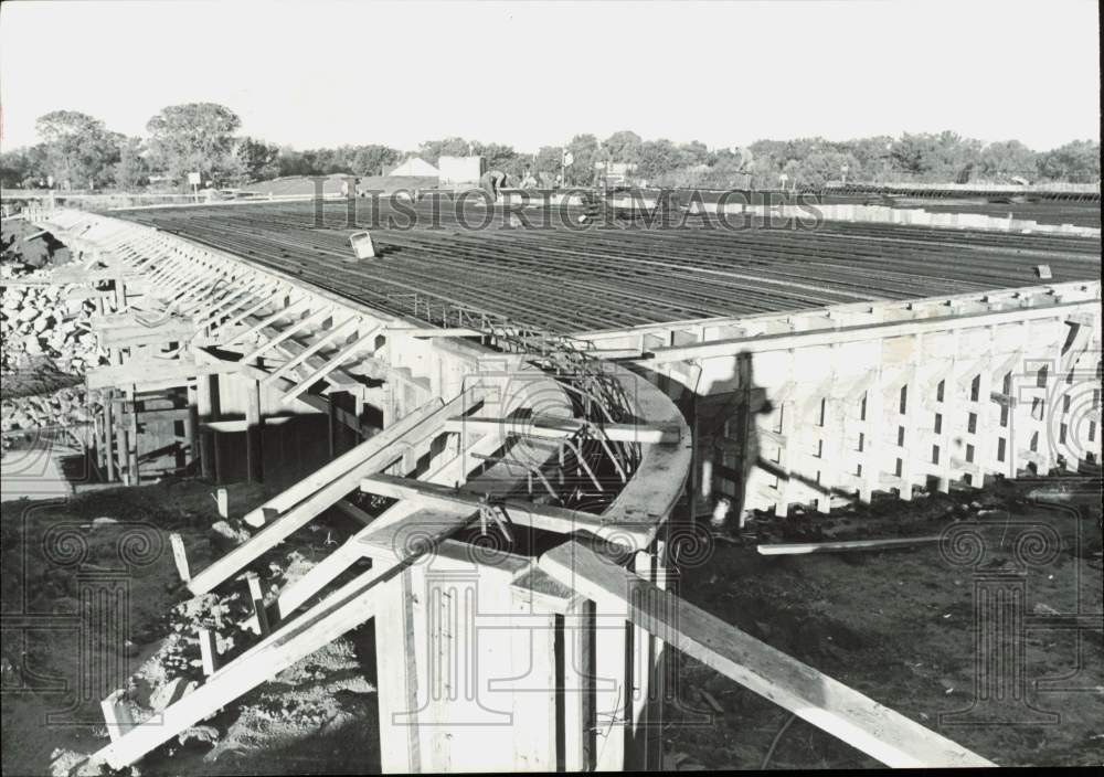 Press Photo Construction of the new Ninth Street bridge over drainage canal